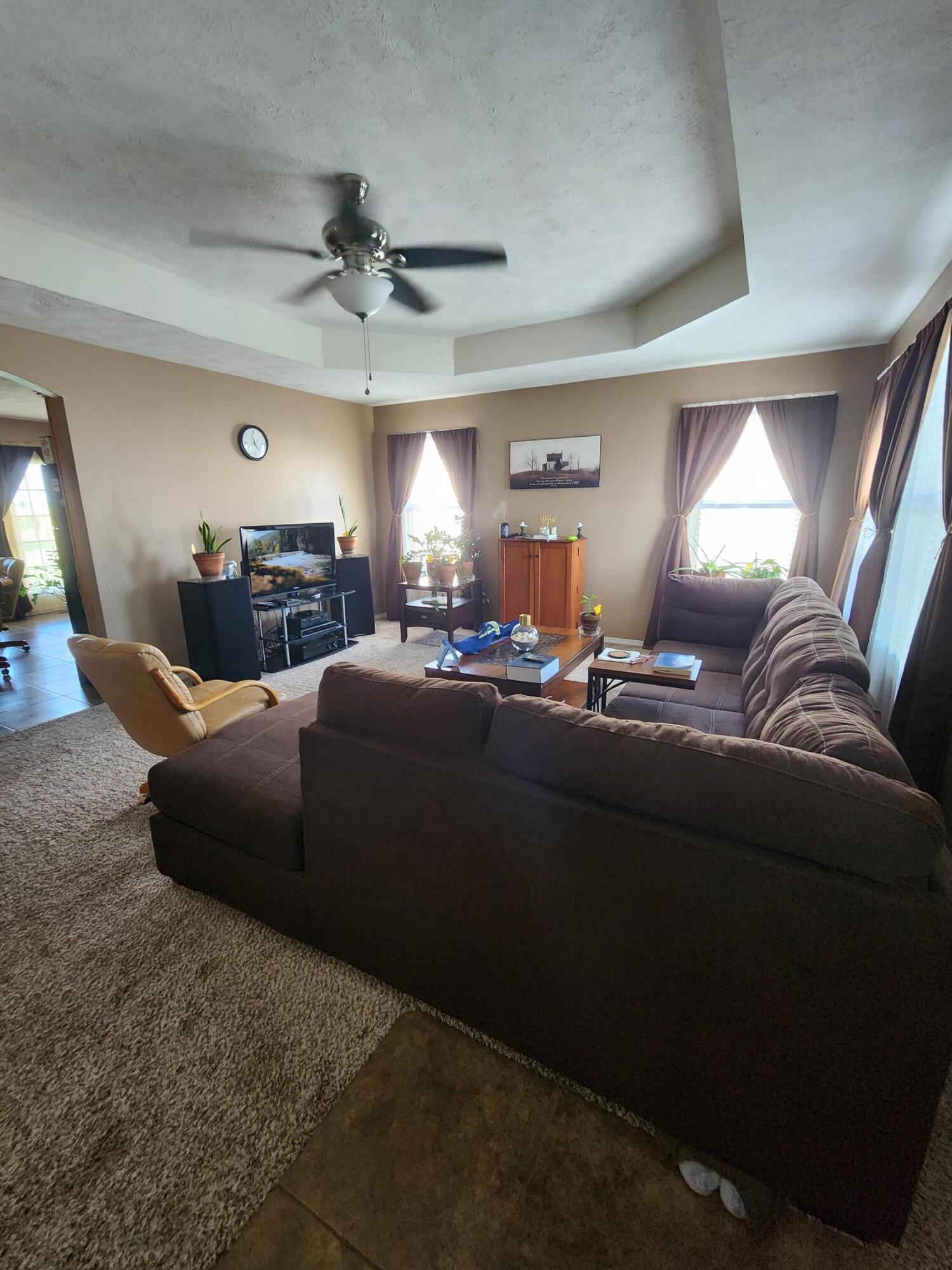 409 West Summit Street Property Photo 5