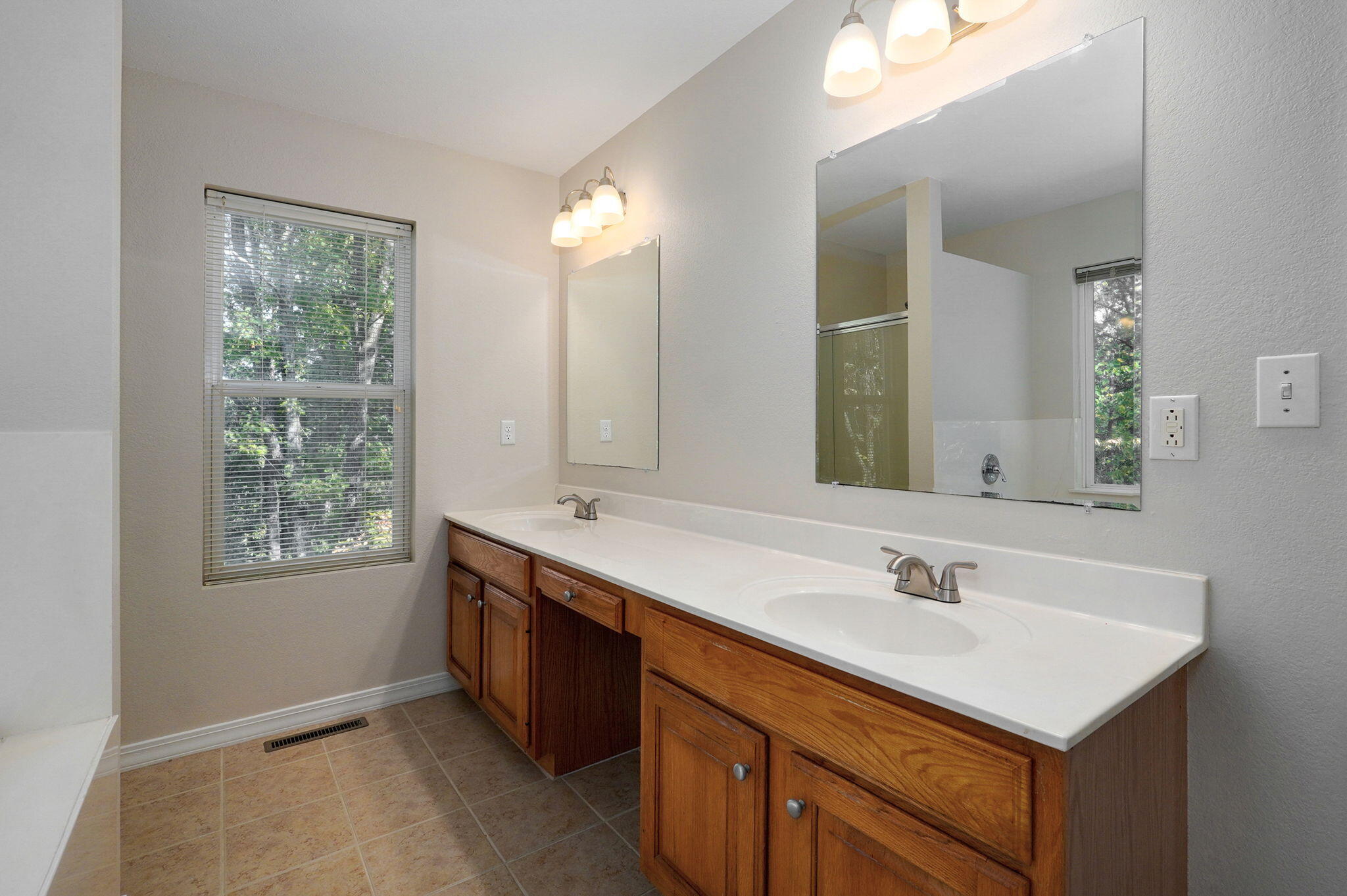 88 Lovers Lane Property Photo 24