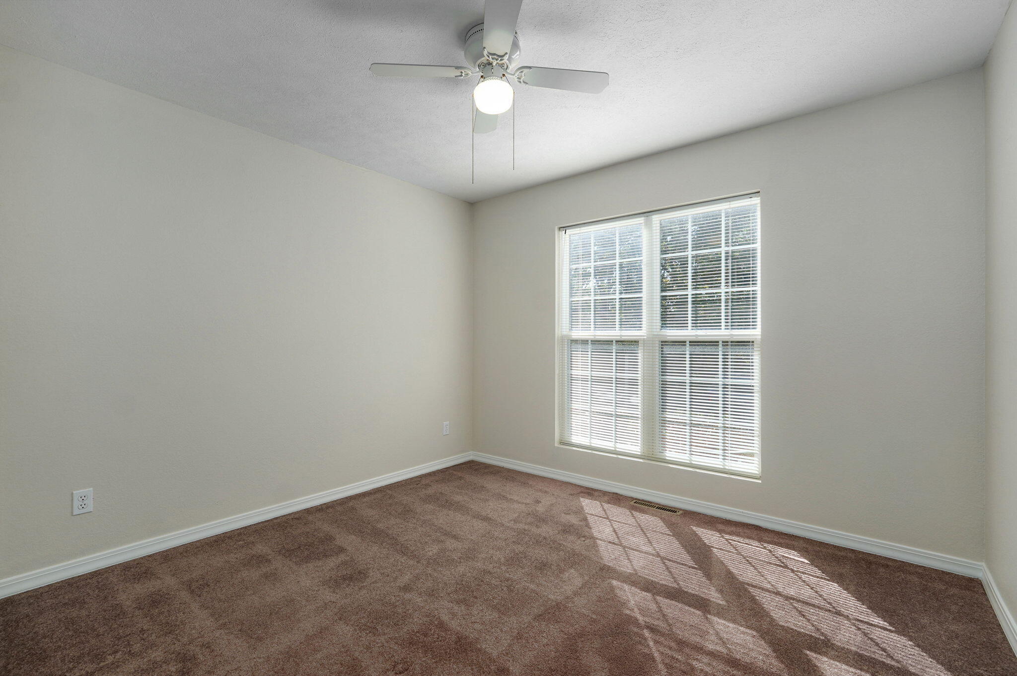 88 Lovers Lane Property Photo 28