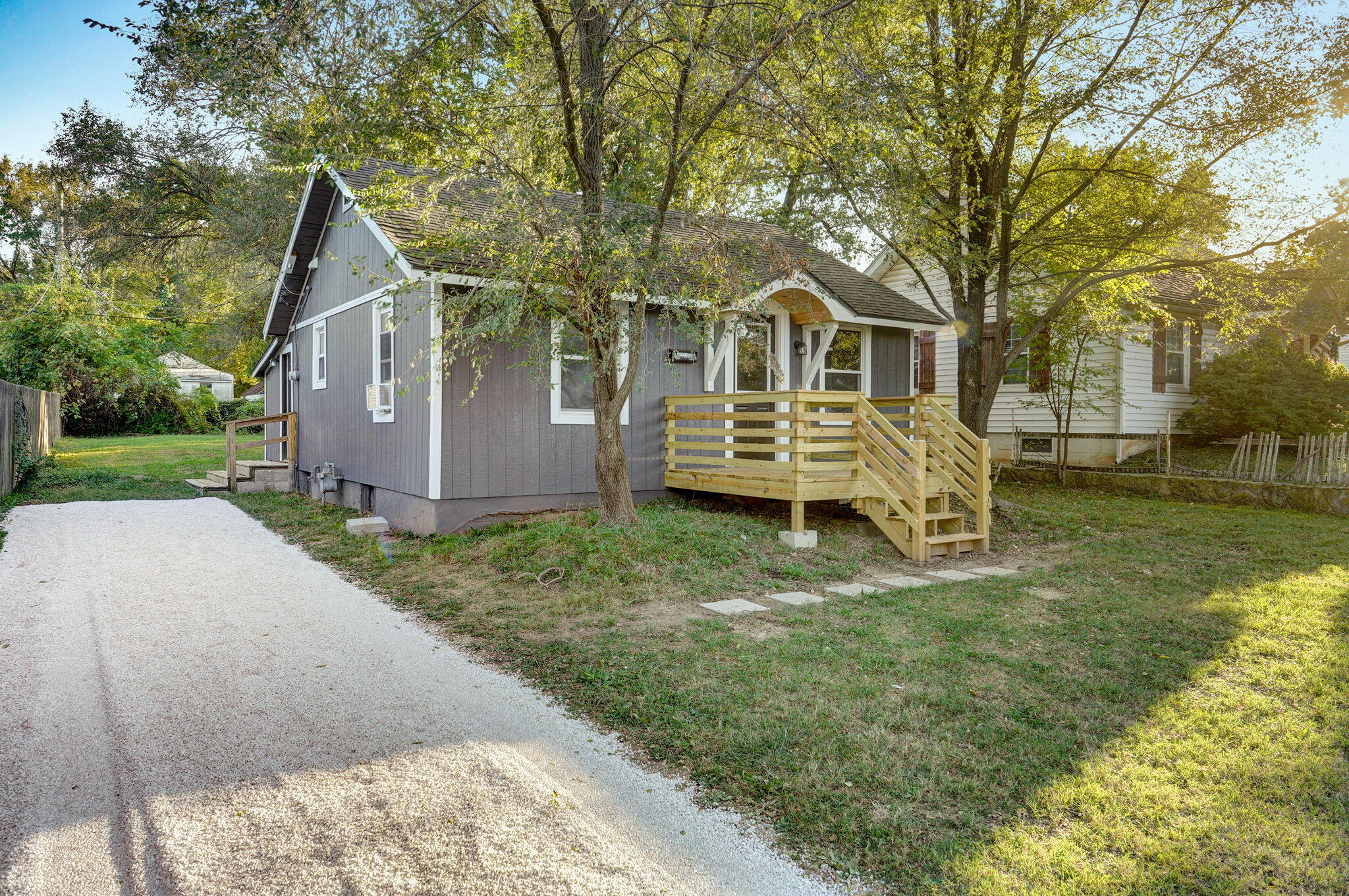 2530 West Lincoln Street Property Photo 4