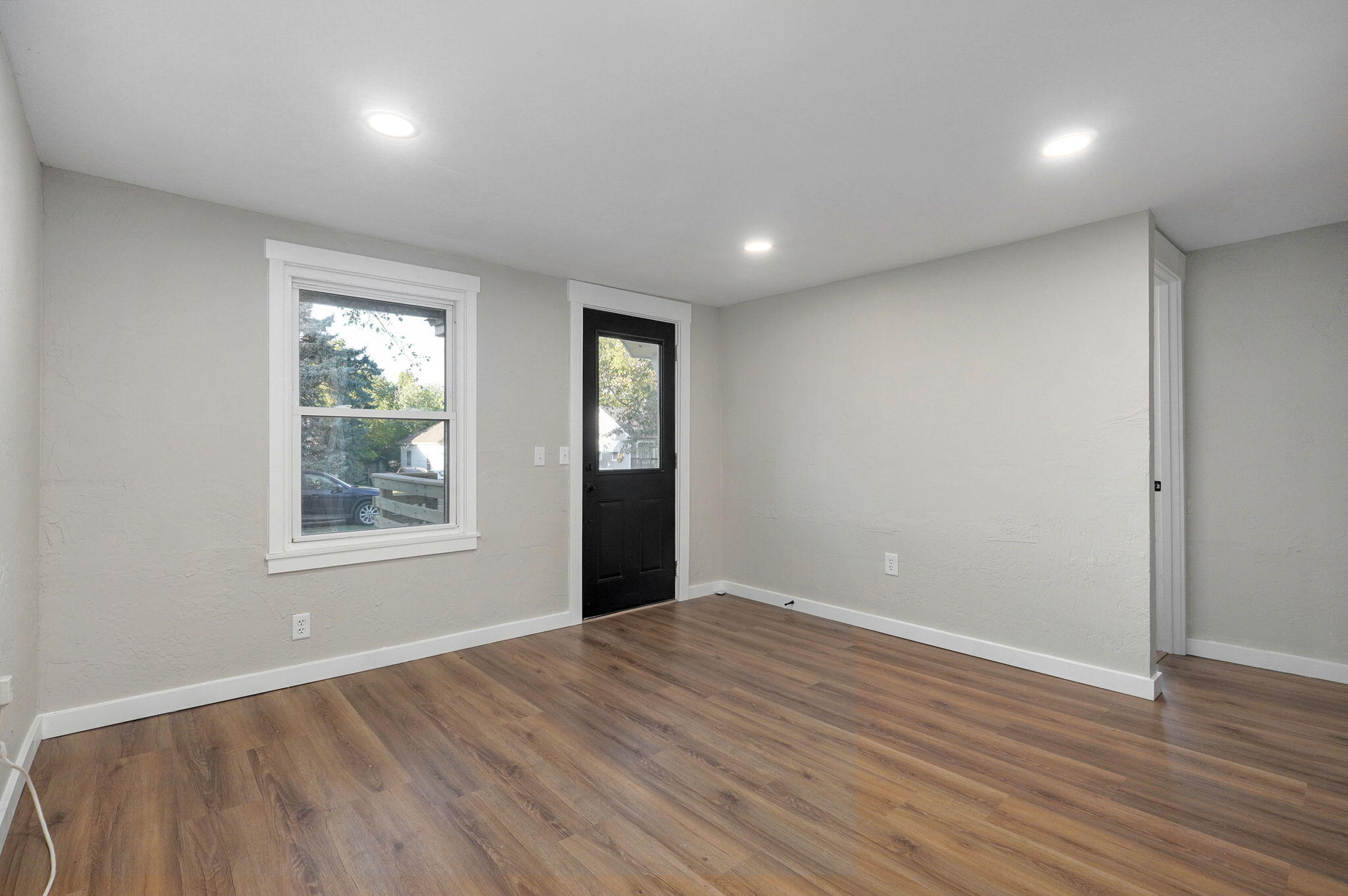 2530 West Lincoln Street Property Photo 8
