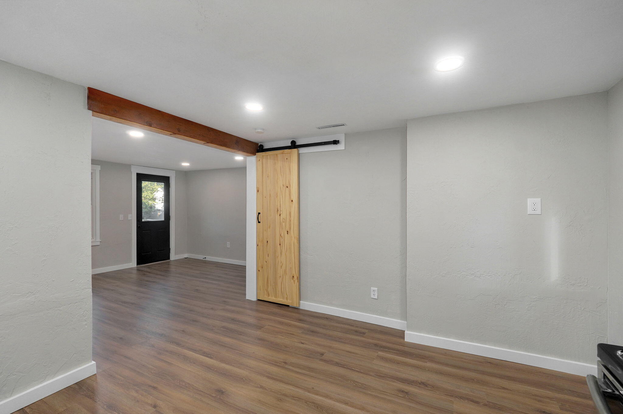 2530 West Lincoln Street Property Photo 11