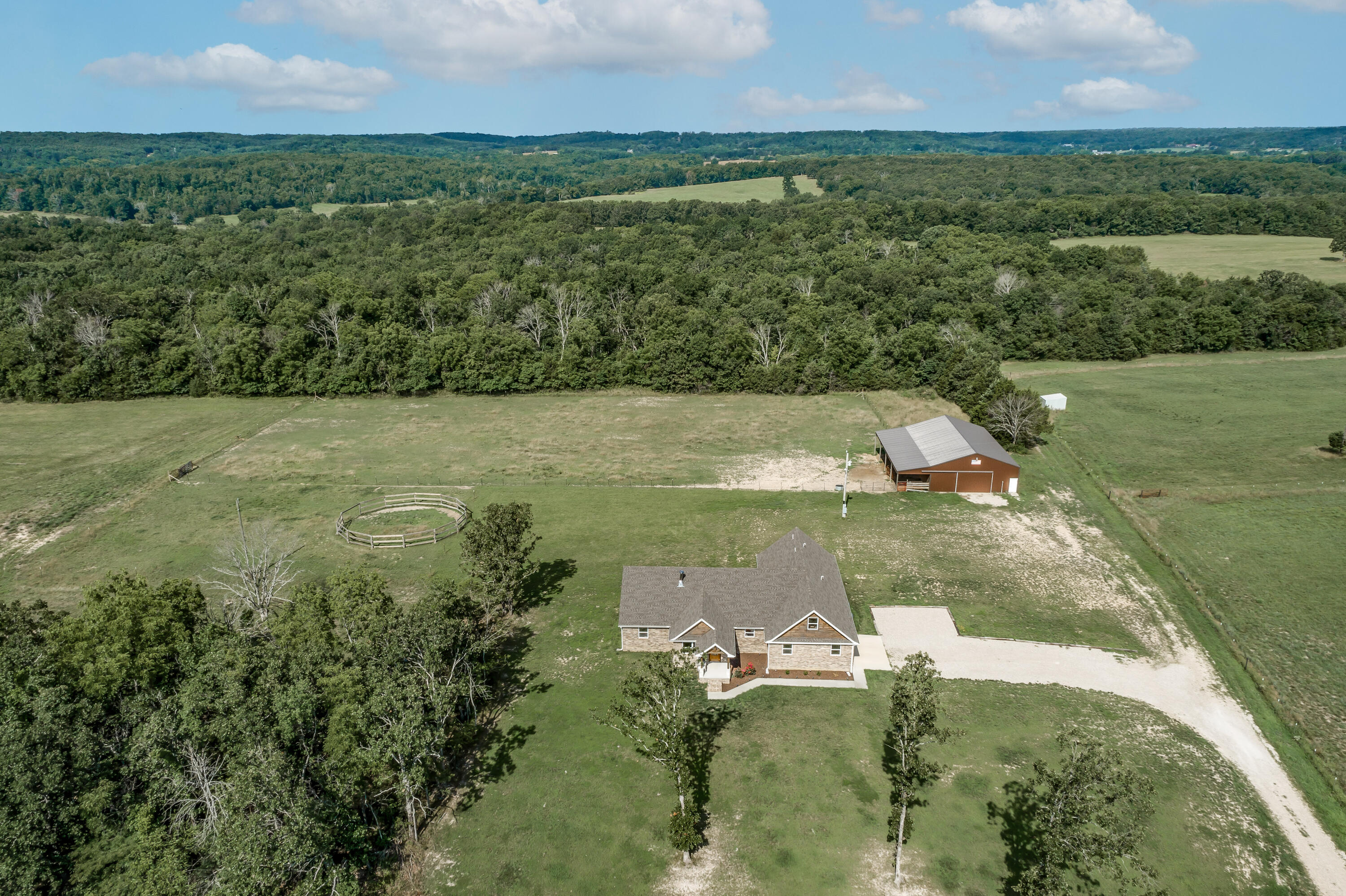 3985 Peters Drive Property Photo 1