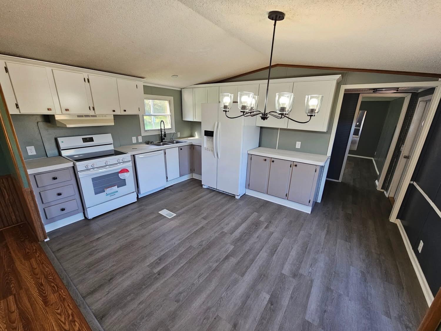 349 Howell Drive Property Photo 9