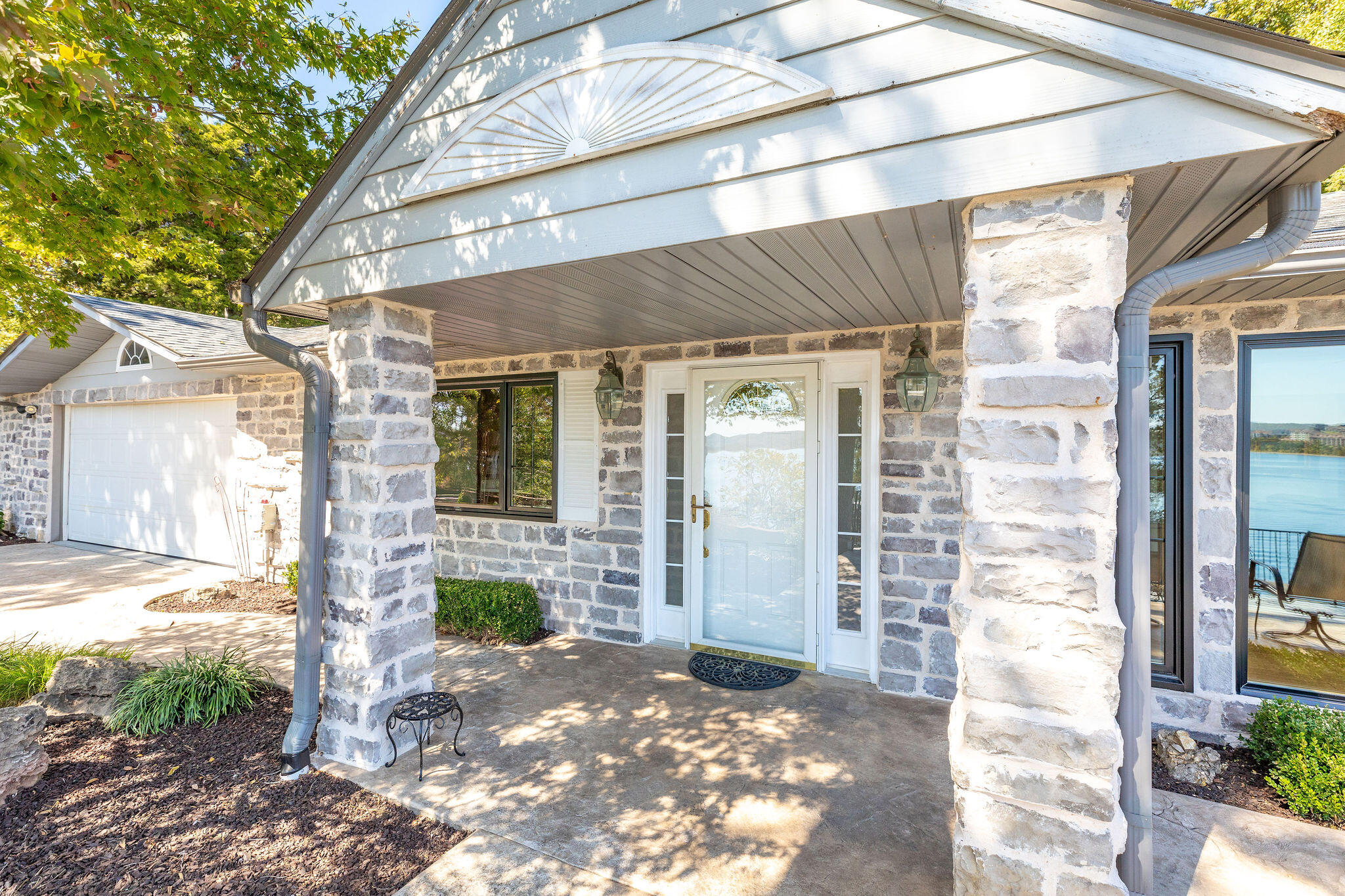 447 Scenic Drive Property Photo 7