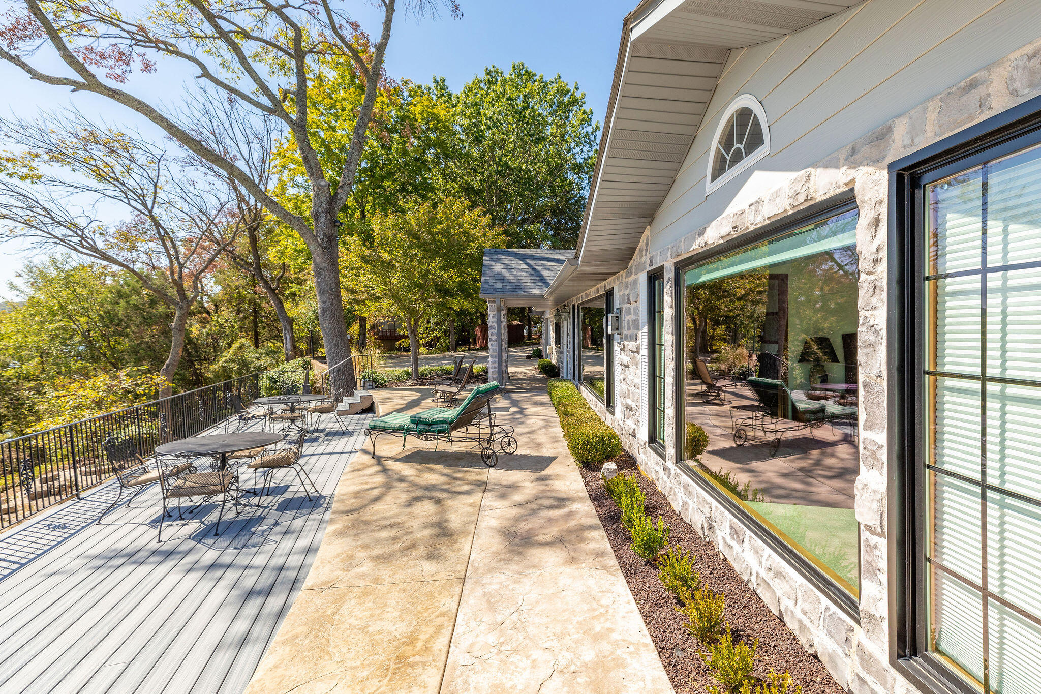 447 Scenic Drive Property Photo 8