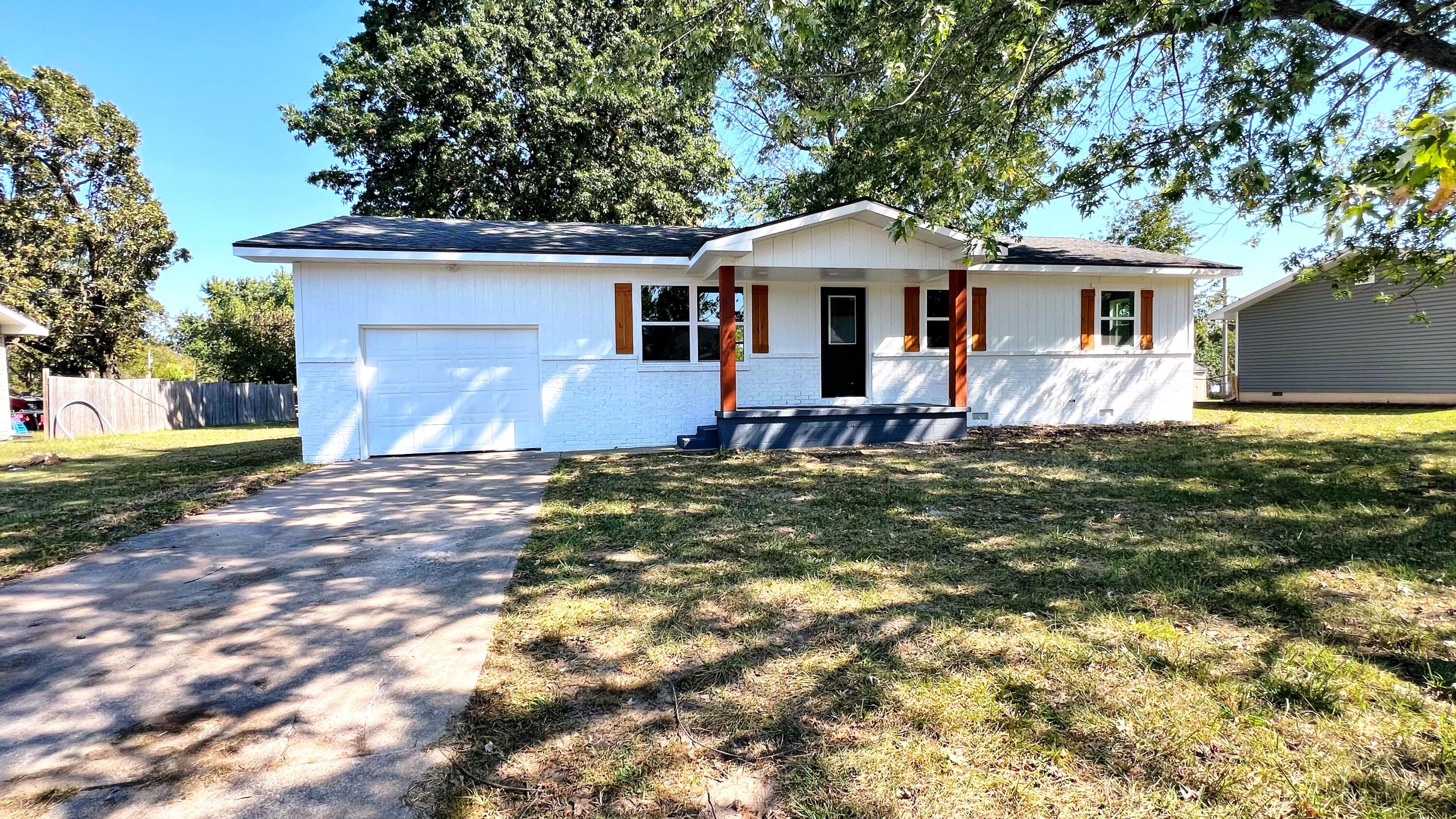 721 Howell Drive Property Photo