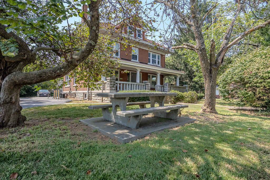 430 West State Street Property Photo 1
