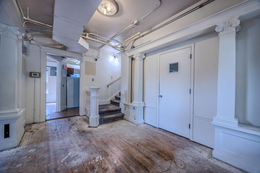 430 West State Street Property Photo 14