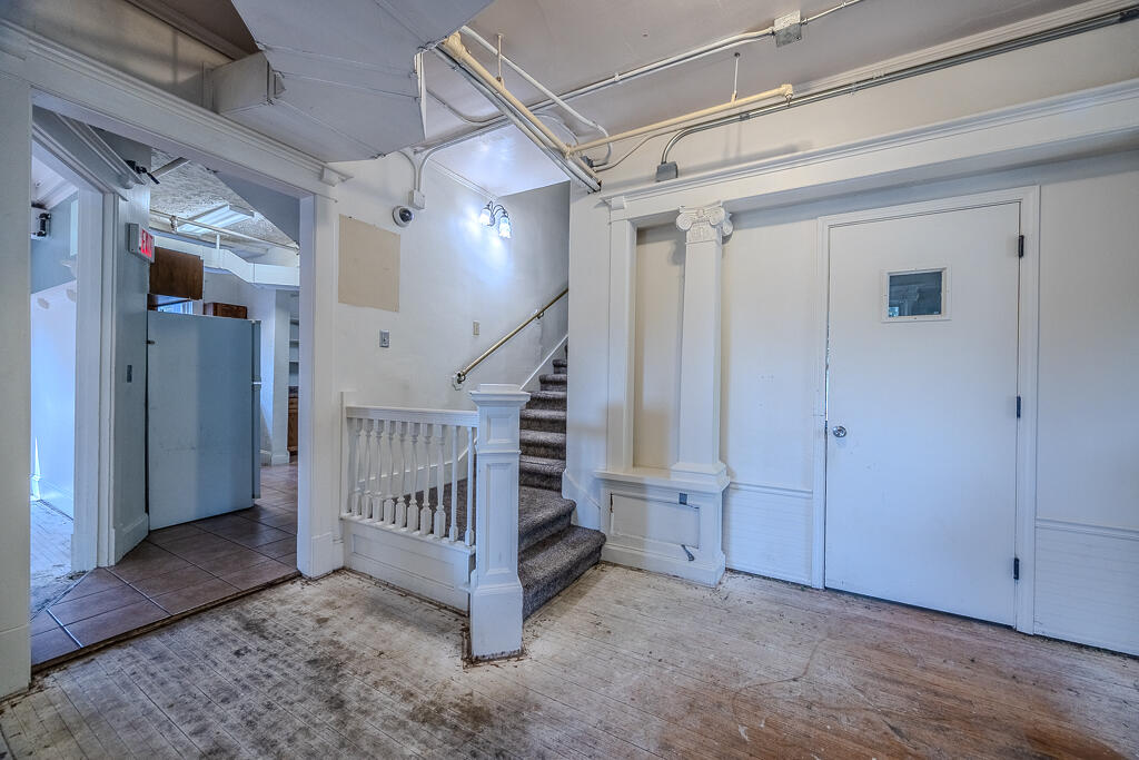 430 West State Street Property Photo 15