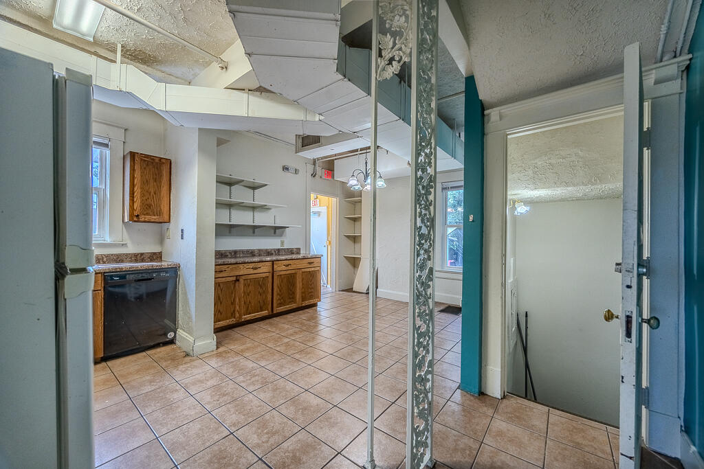 430 West State Street Property Photo 30
