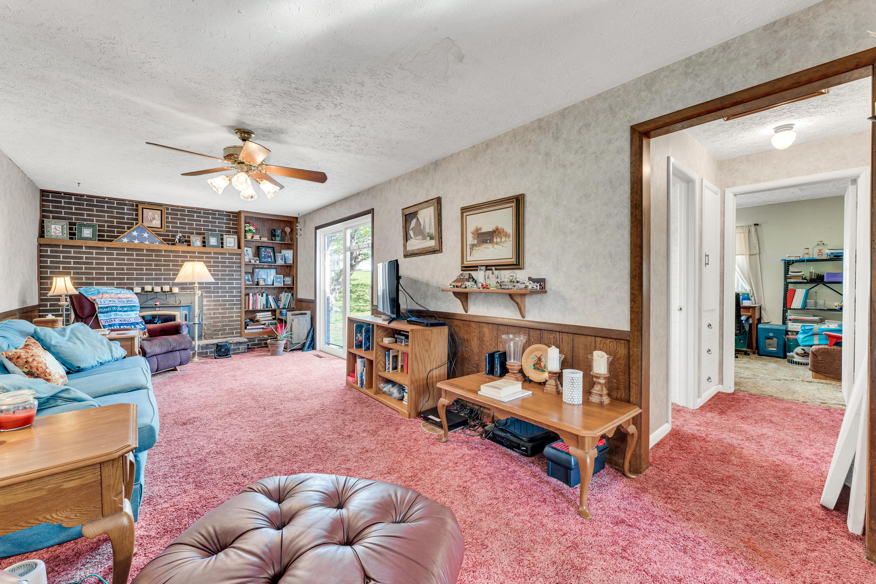 1400 West Oak Street Property Photo 8