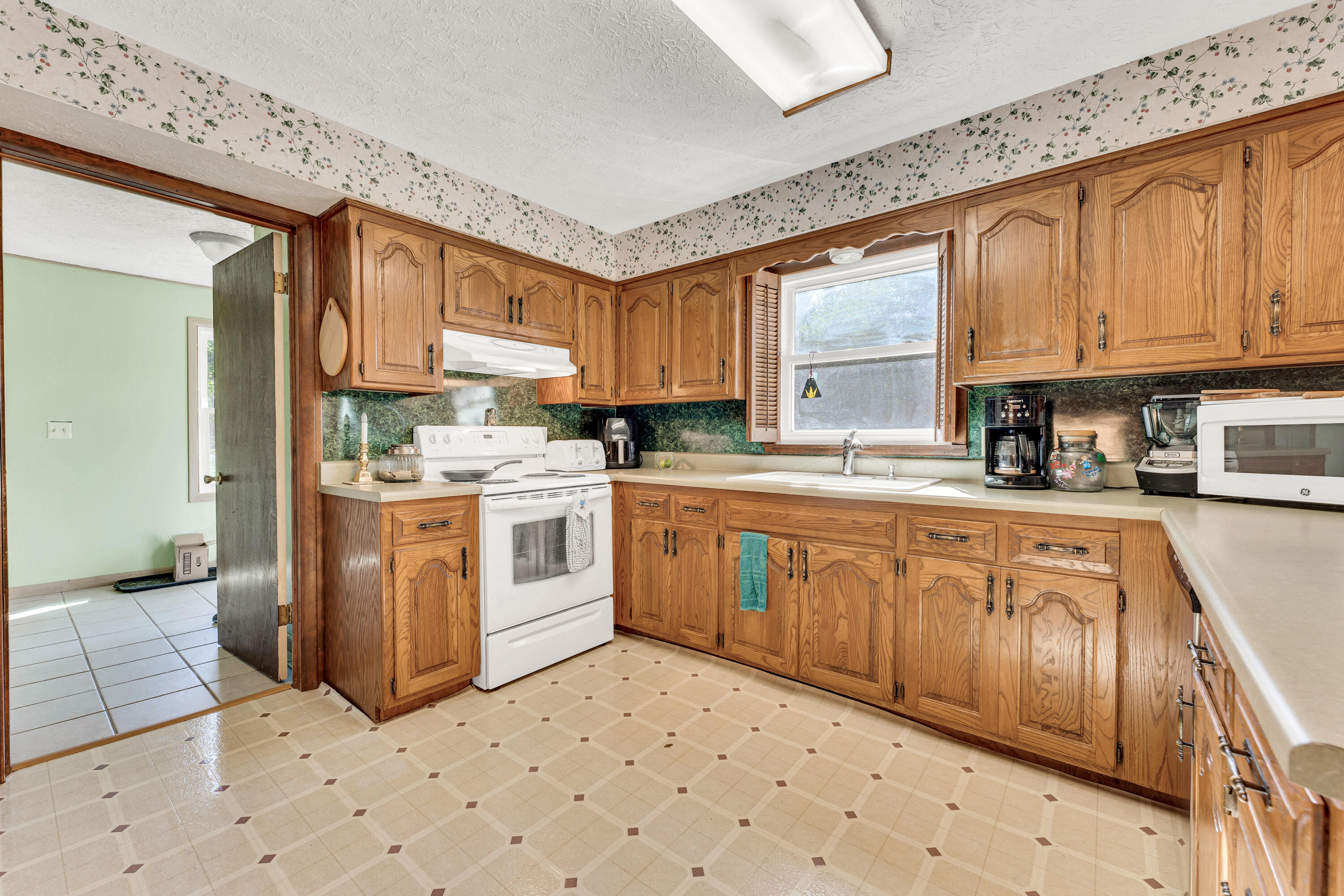 1400 West Oak Street Property Photo 11
