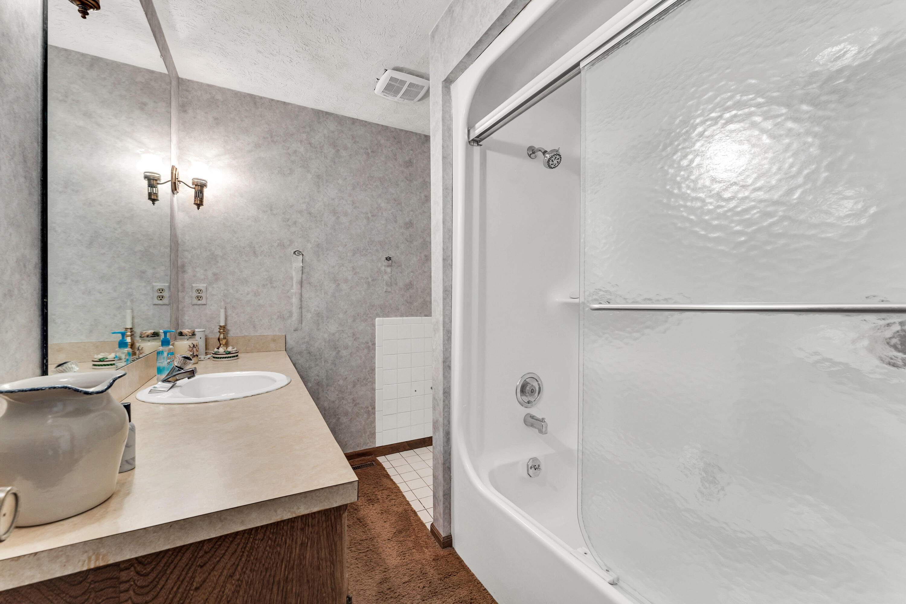 1400 West Oak Street Property Photo 15