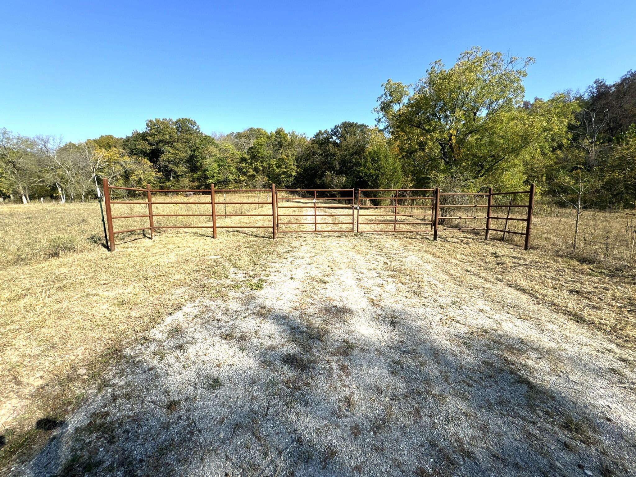 000 Thomas Hollow Road Property Photo 4