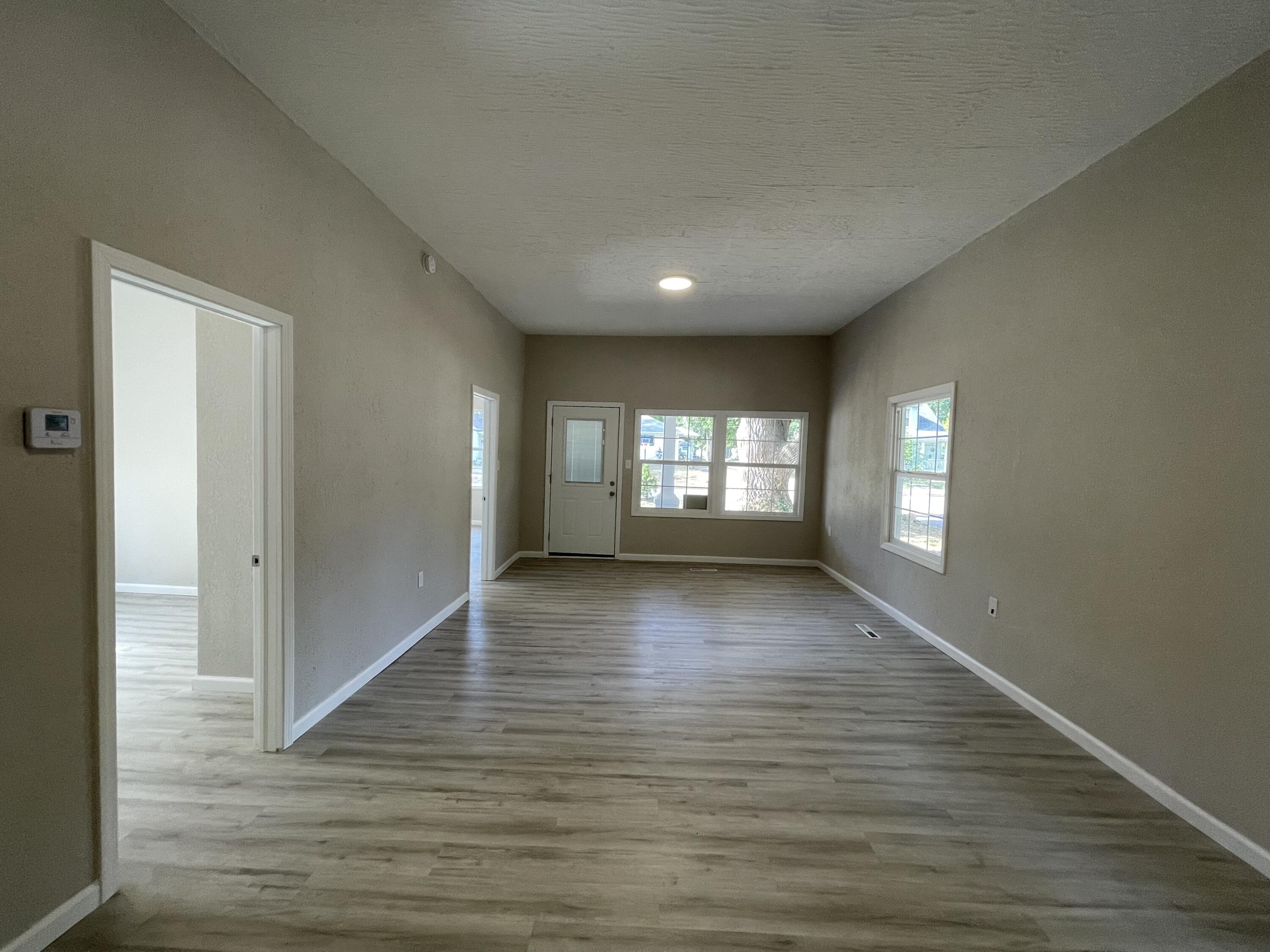 824&826 West Elm Street Property Photo 3