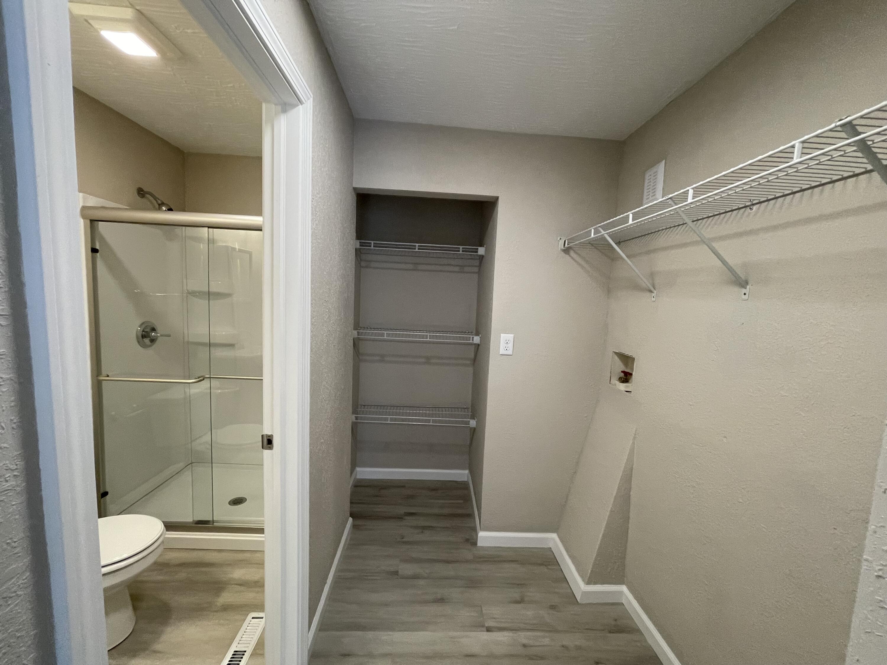 824&826 West Elm Street Property Photo 9