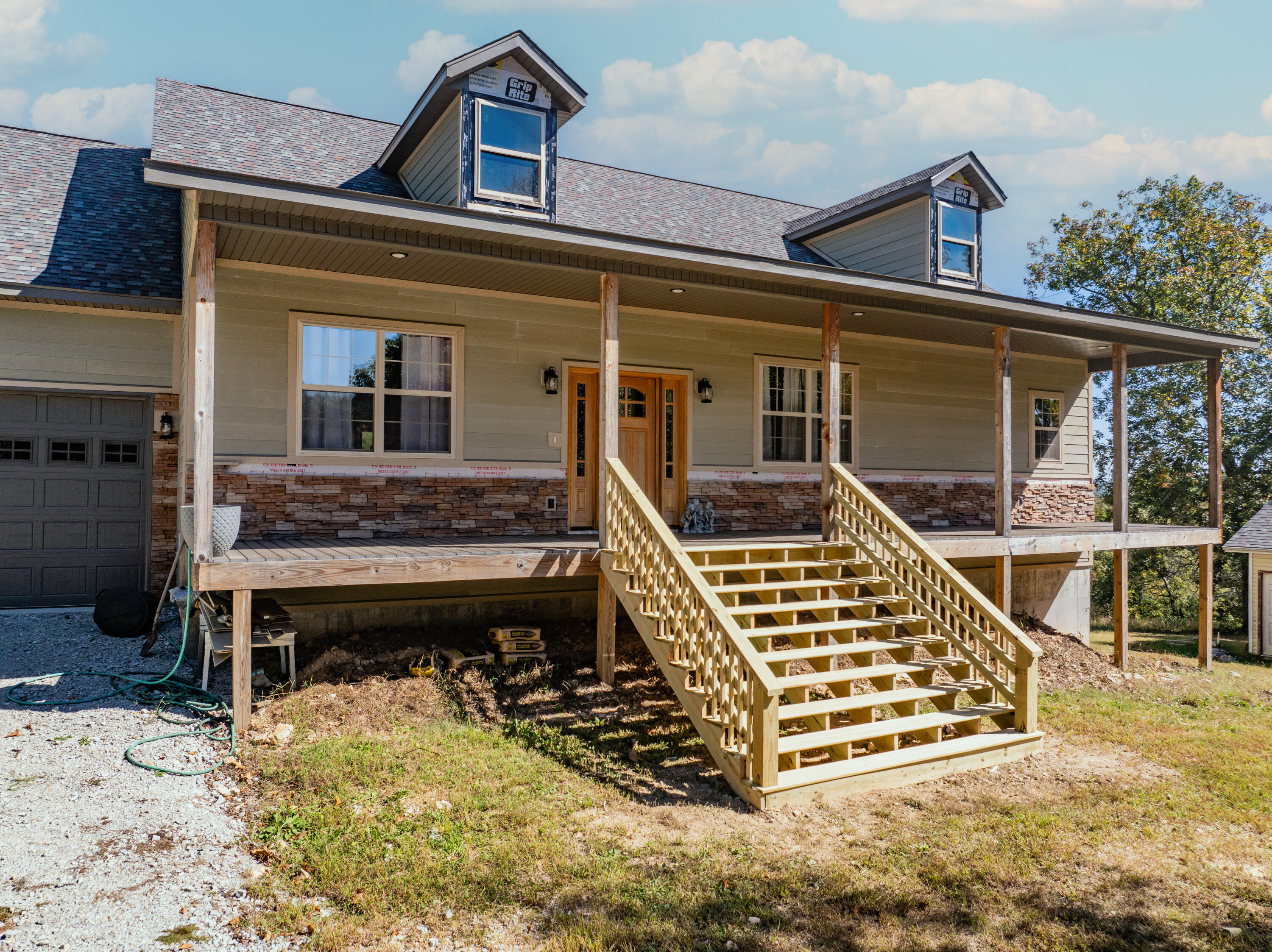 8762 State Hwy 176 Property Photo 5