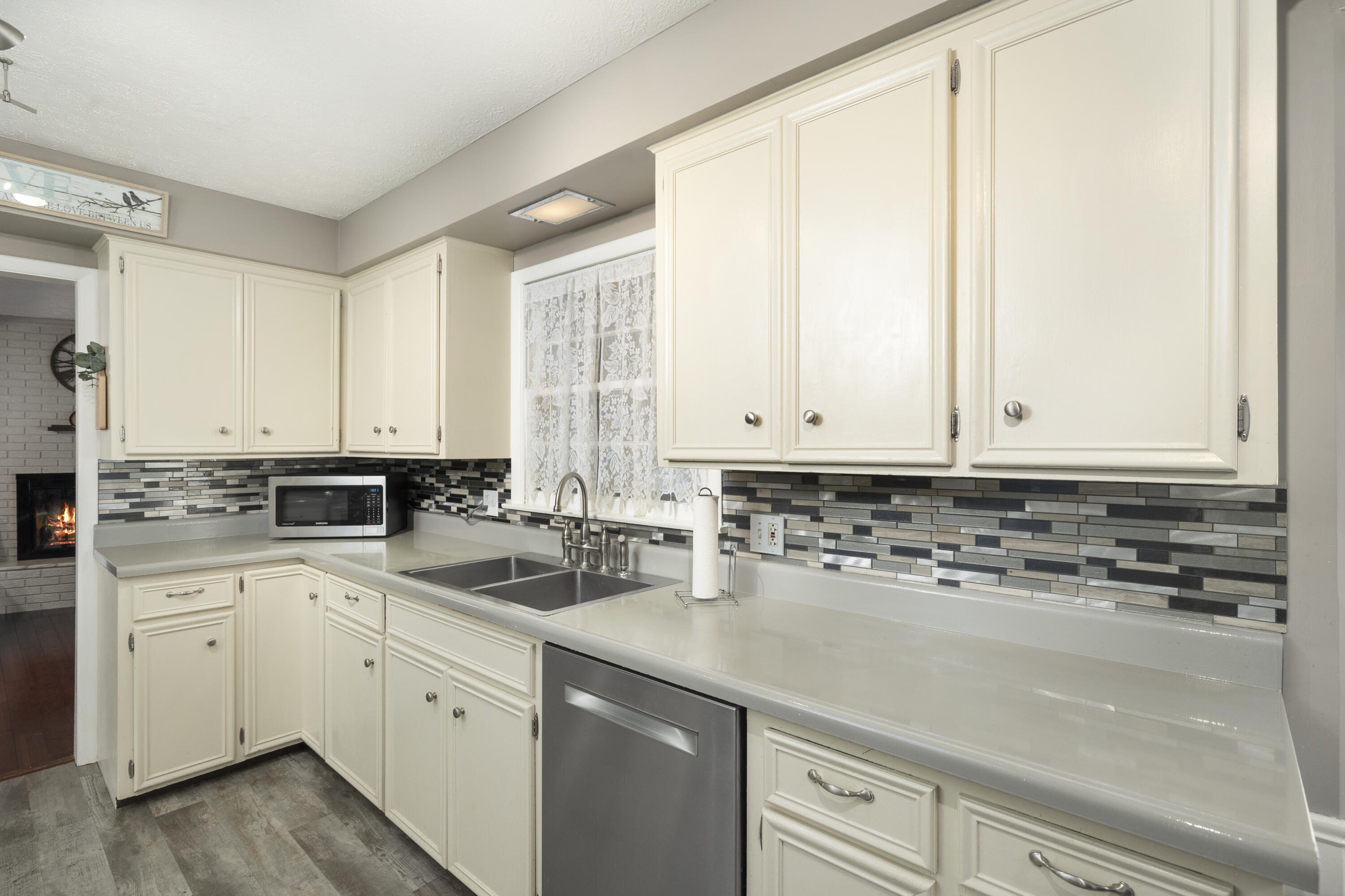 3145 South Glenhaven Avenue Property Photo 14