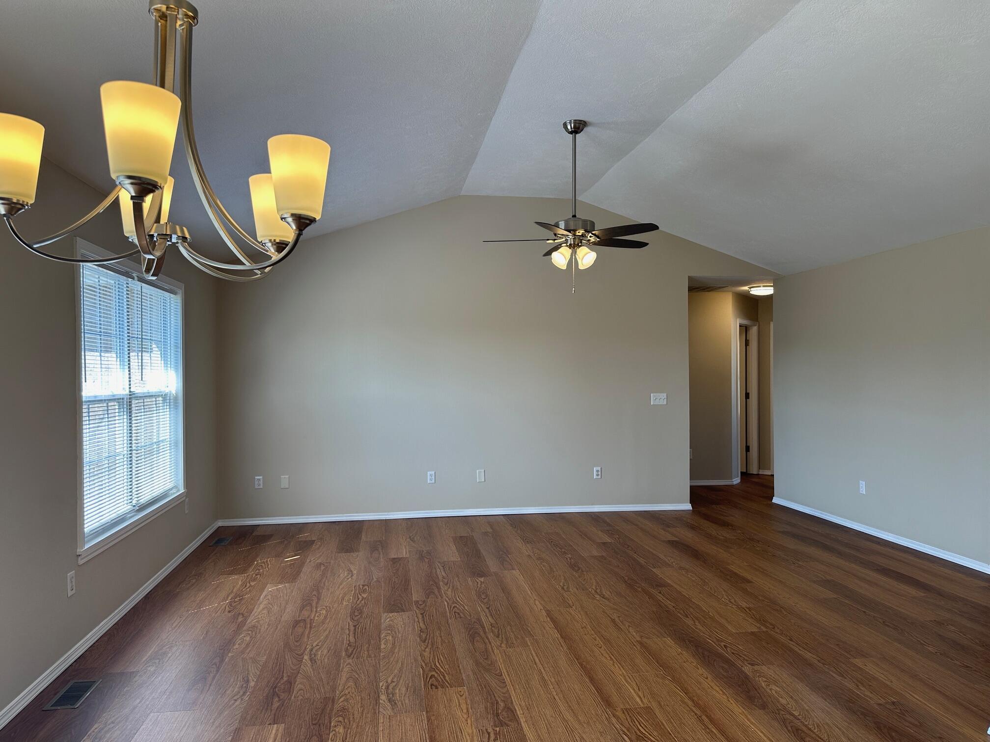 5711 South Shiloh Battle Court Property Photo 4