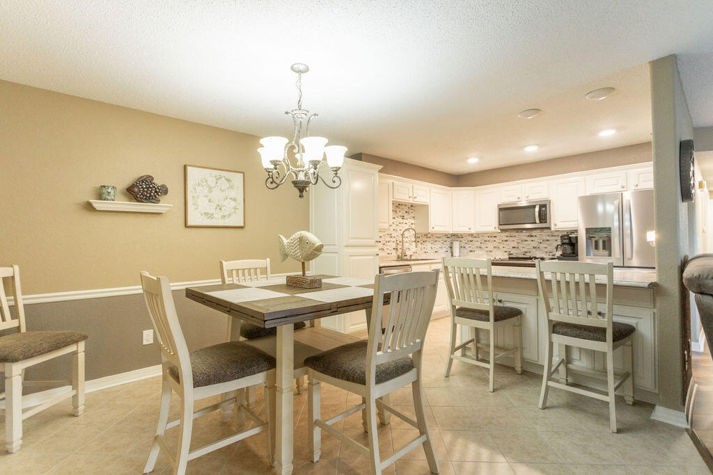 120 Wilshire Drive Property Photo 7