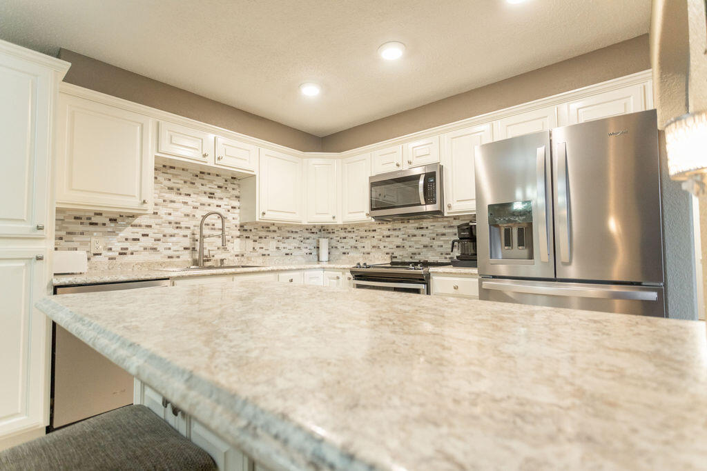 120 Wilshire Drive Property Photo 10