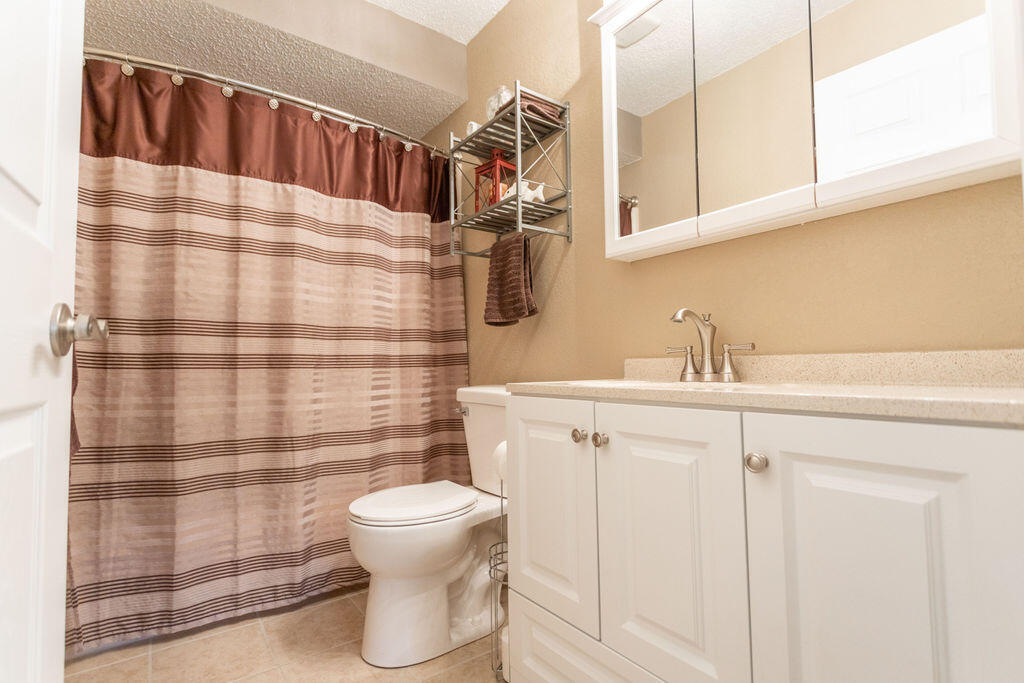 120 Wilshire Drive Property Photo 17