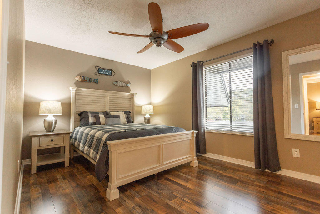 120 Wilshire Drive Property Photo 18