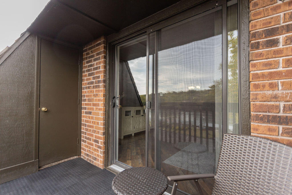 120 Wilshire Drive Property Photo 22