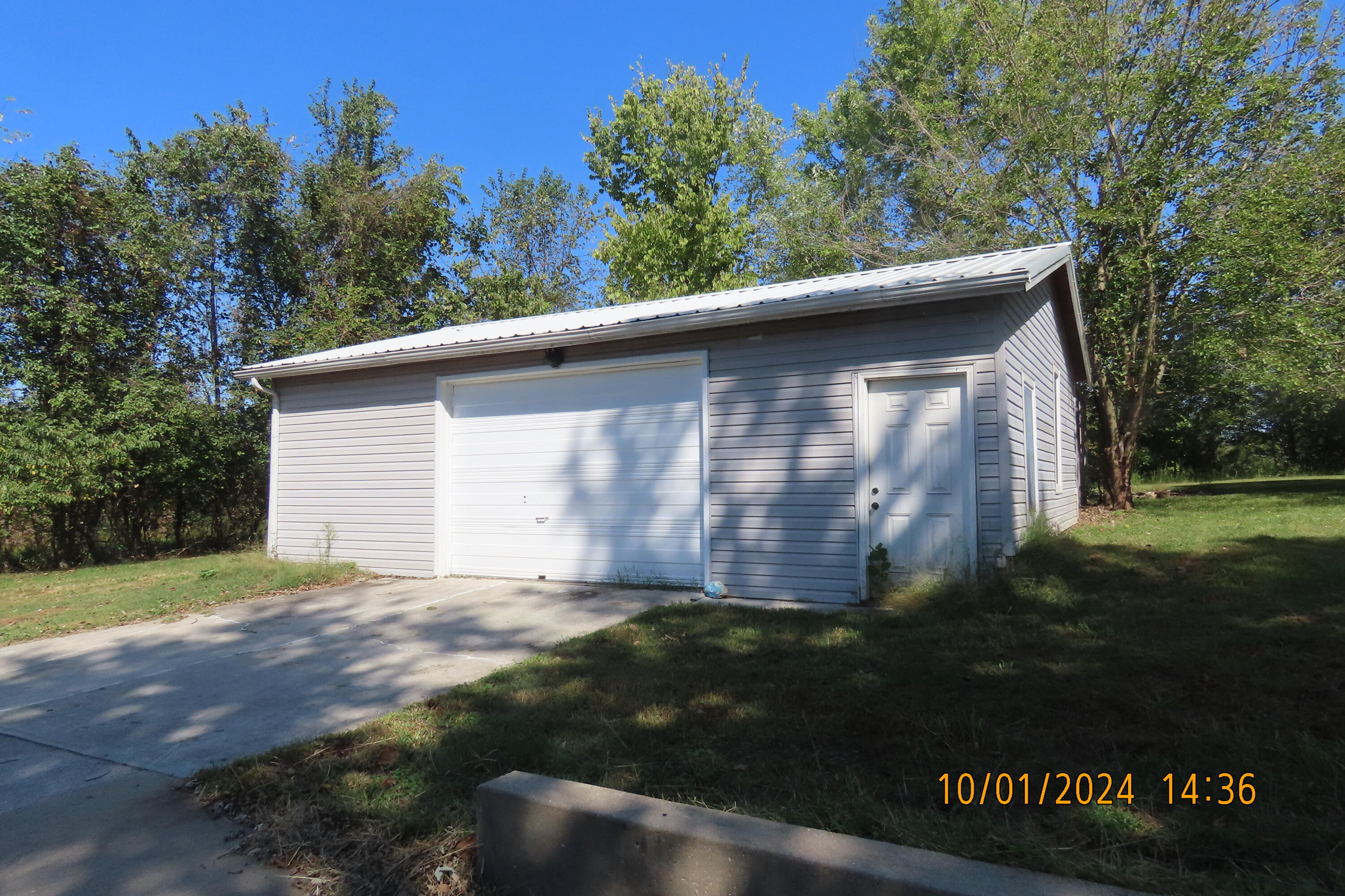 1504 South 14th Avenue Property Photo 2