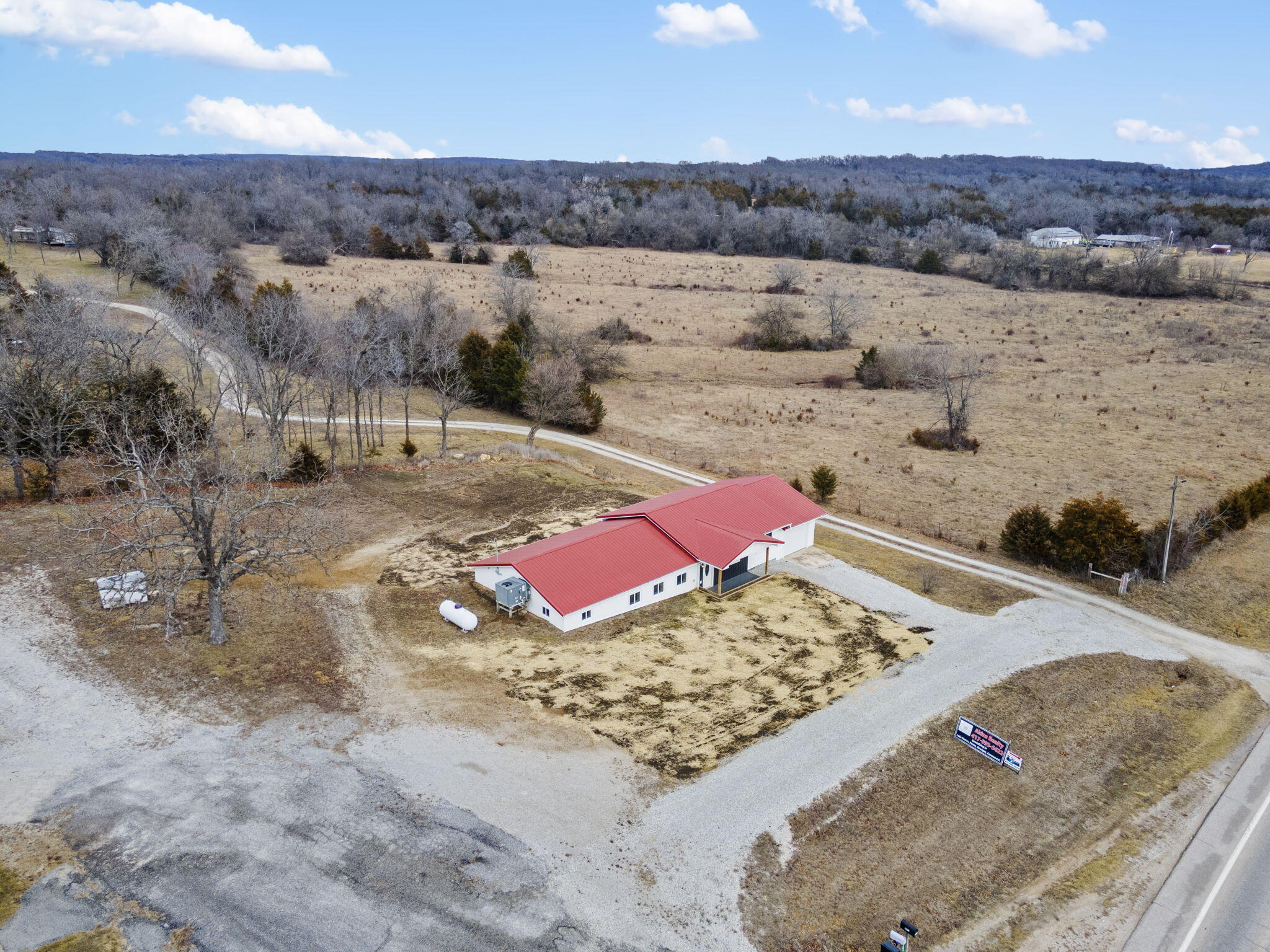 20303 Us Highway 54 Property Photo 7