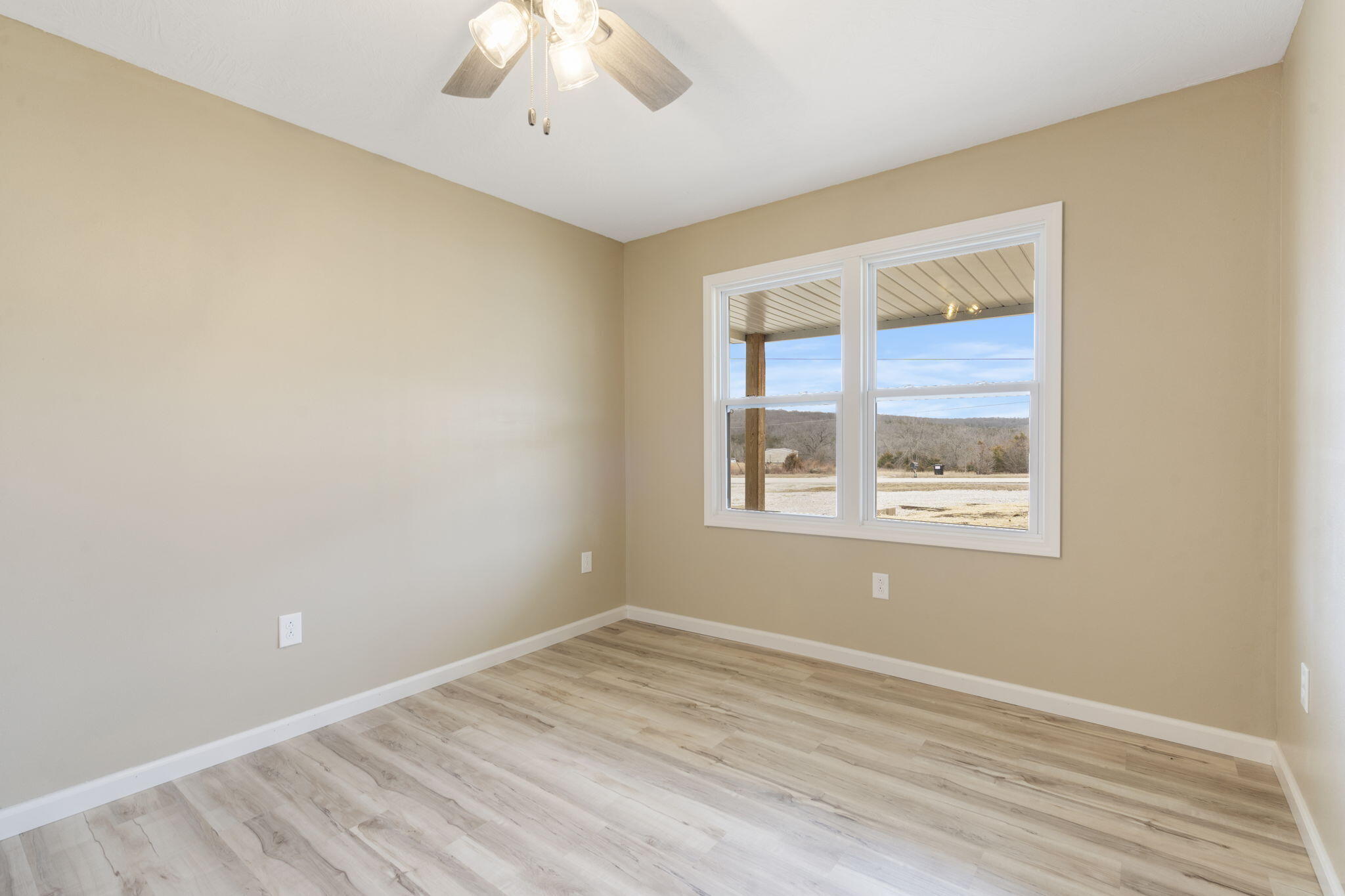 20303 Us Highway 54 Property Photo 25