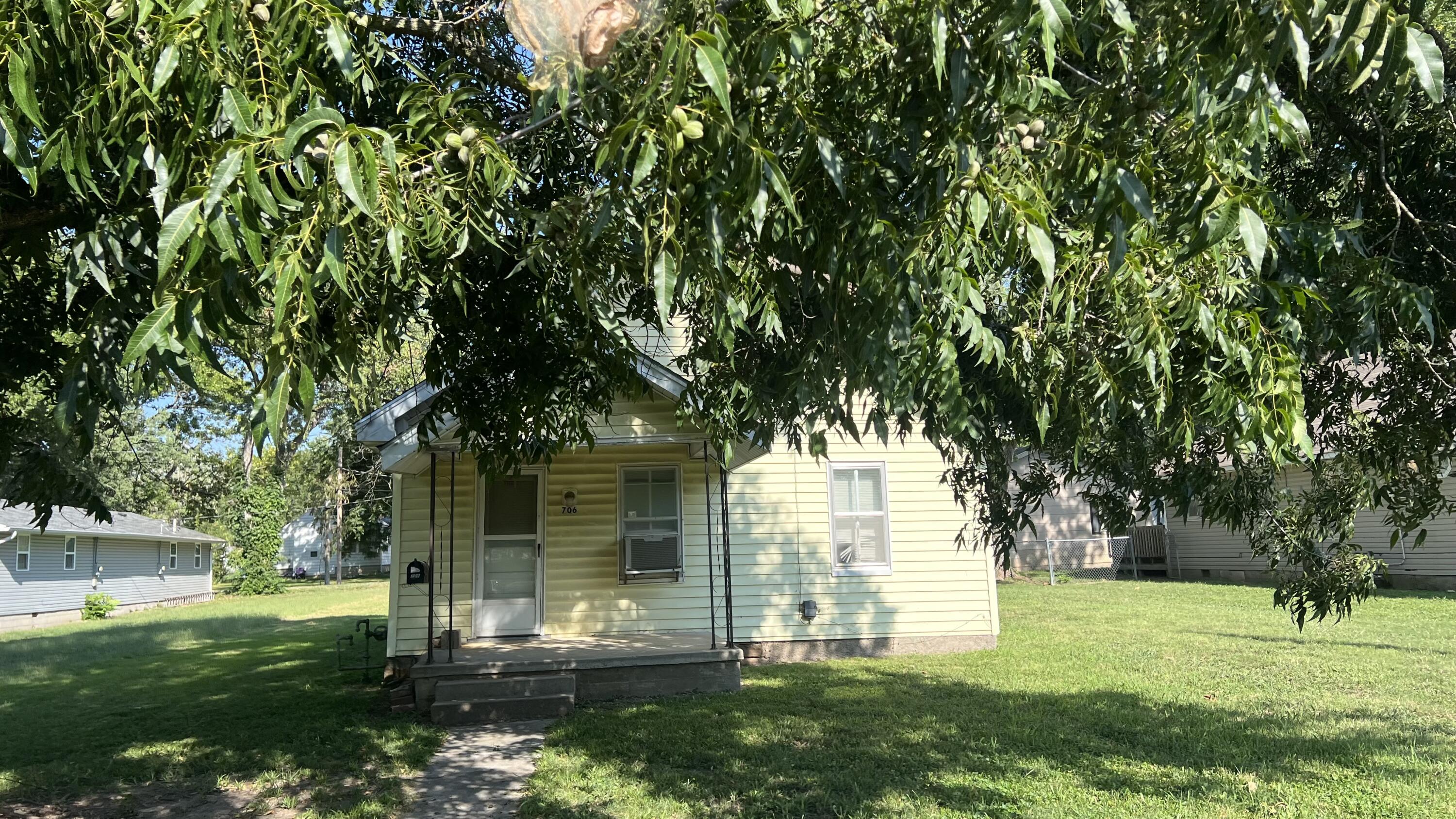 706 Walnut Street Property Photo