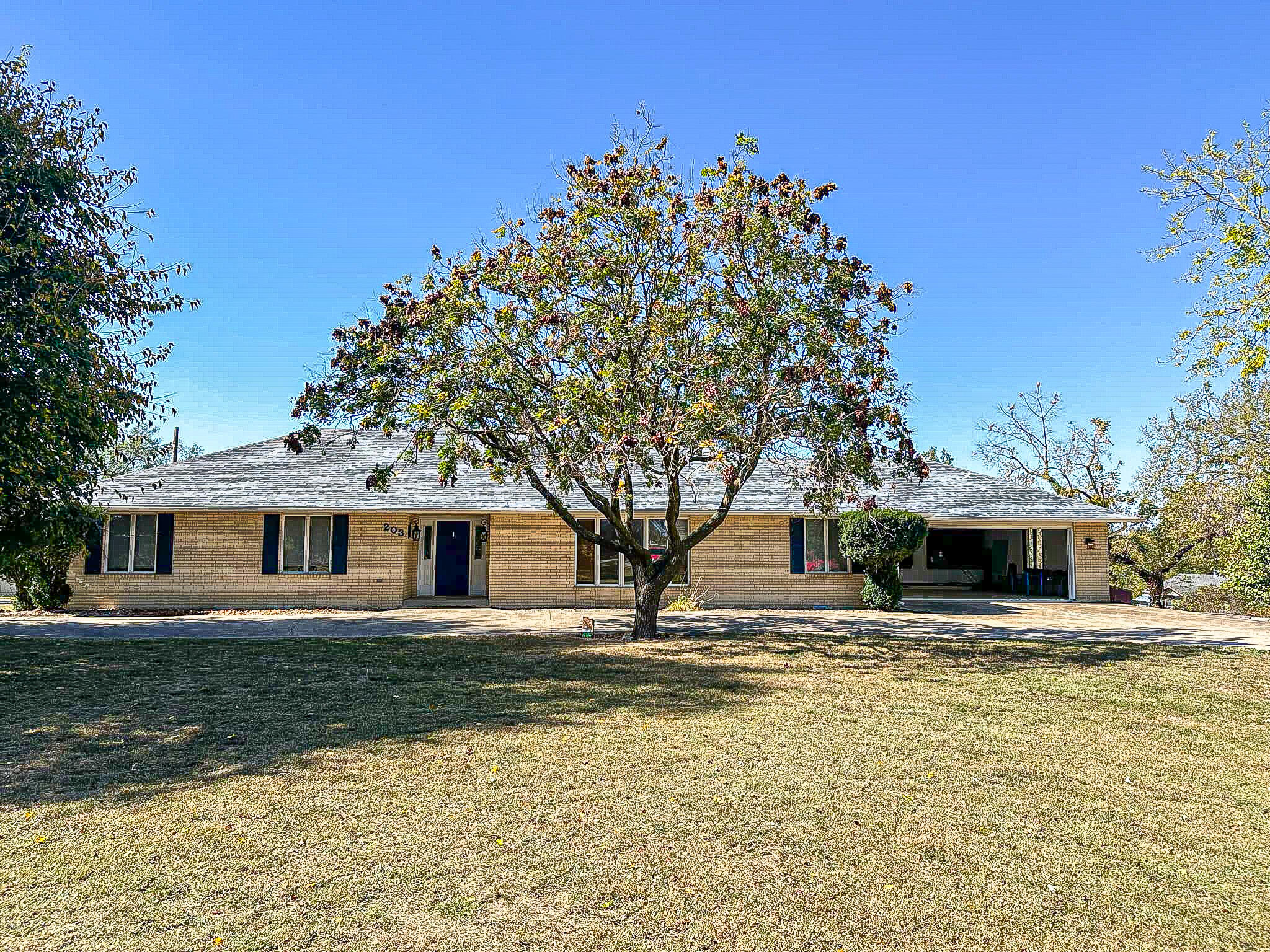 203 North Main Street Property Photo