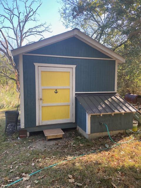 1499 Little Bowen Road Property Photo 6