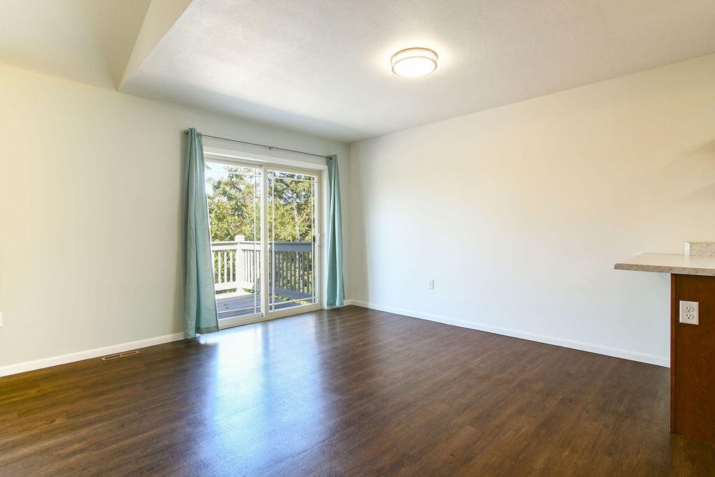 343 Cedar Glade Drive Property Photo 5