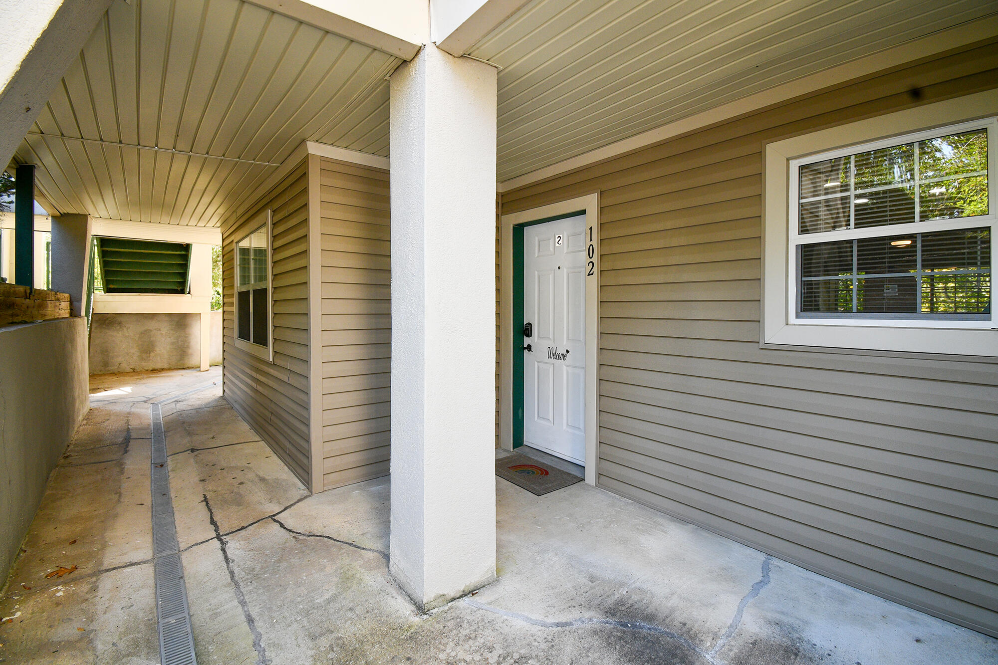 400 East Rockford Drive Property Photo 3