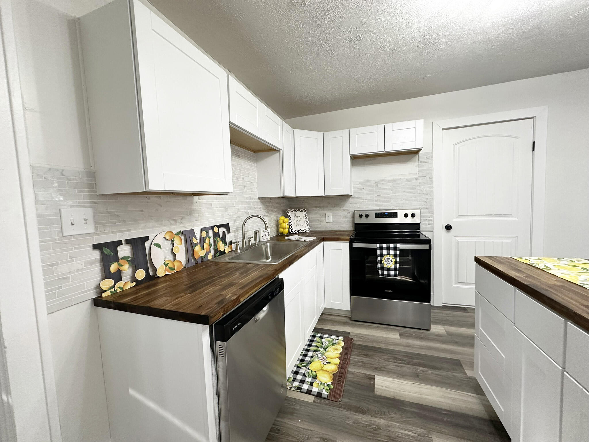 2255 North Travis Avenue Property Photo 13