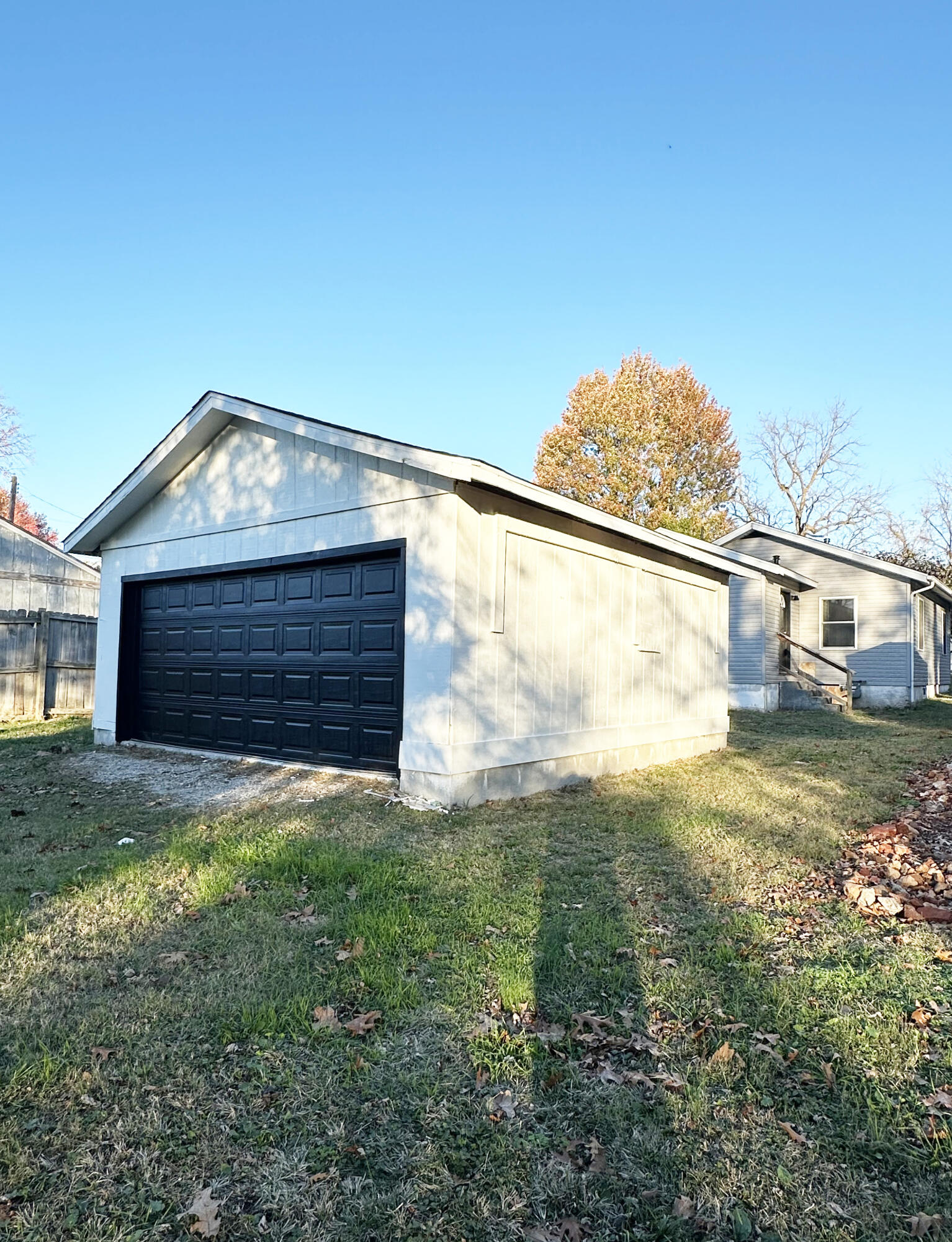 2255 North Travis Avenue Property Photo 29