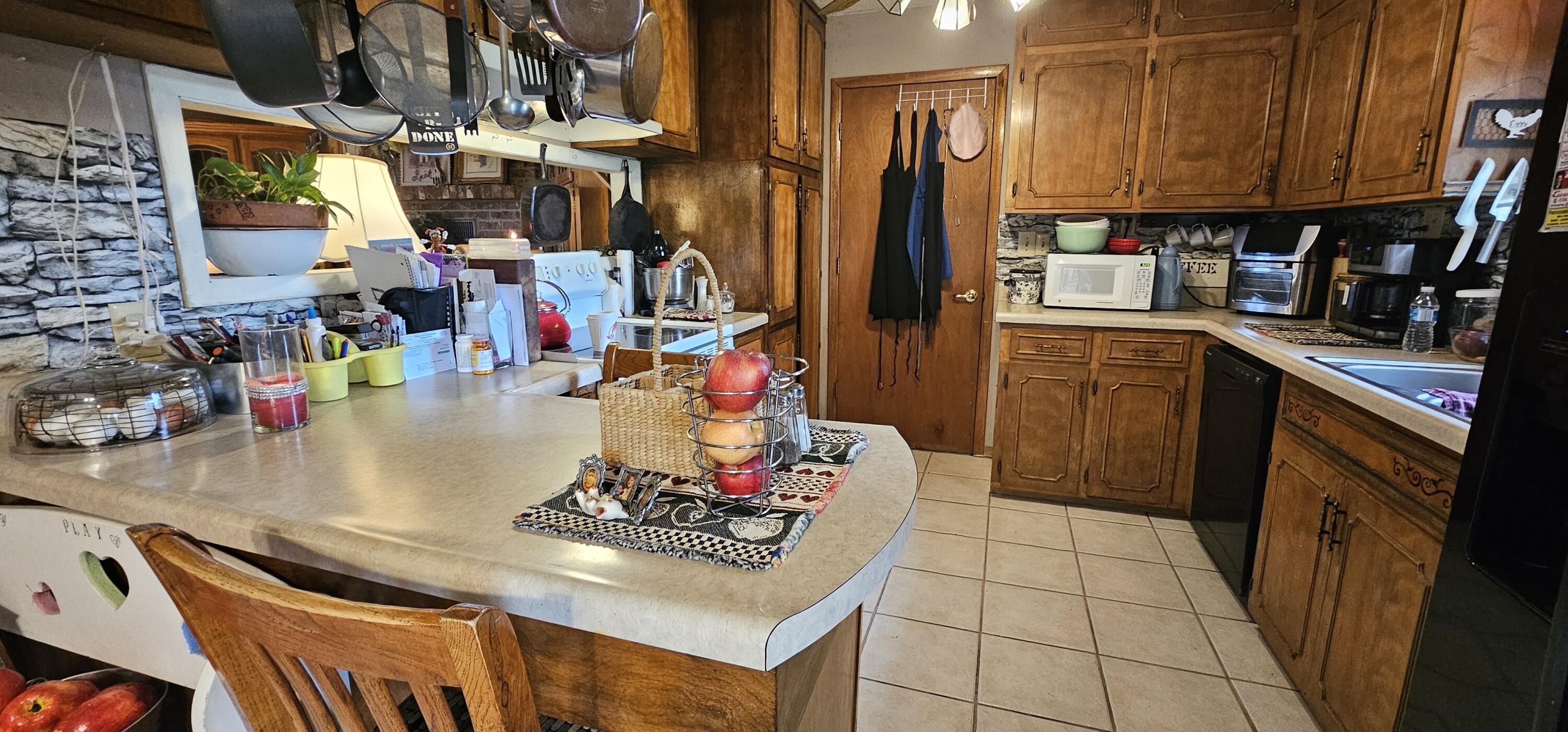 6604 County Road 8240 Property Photo 6