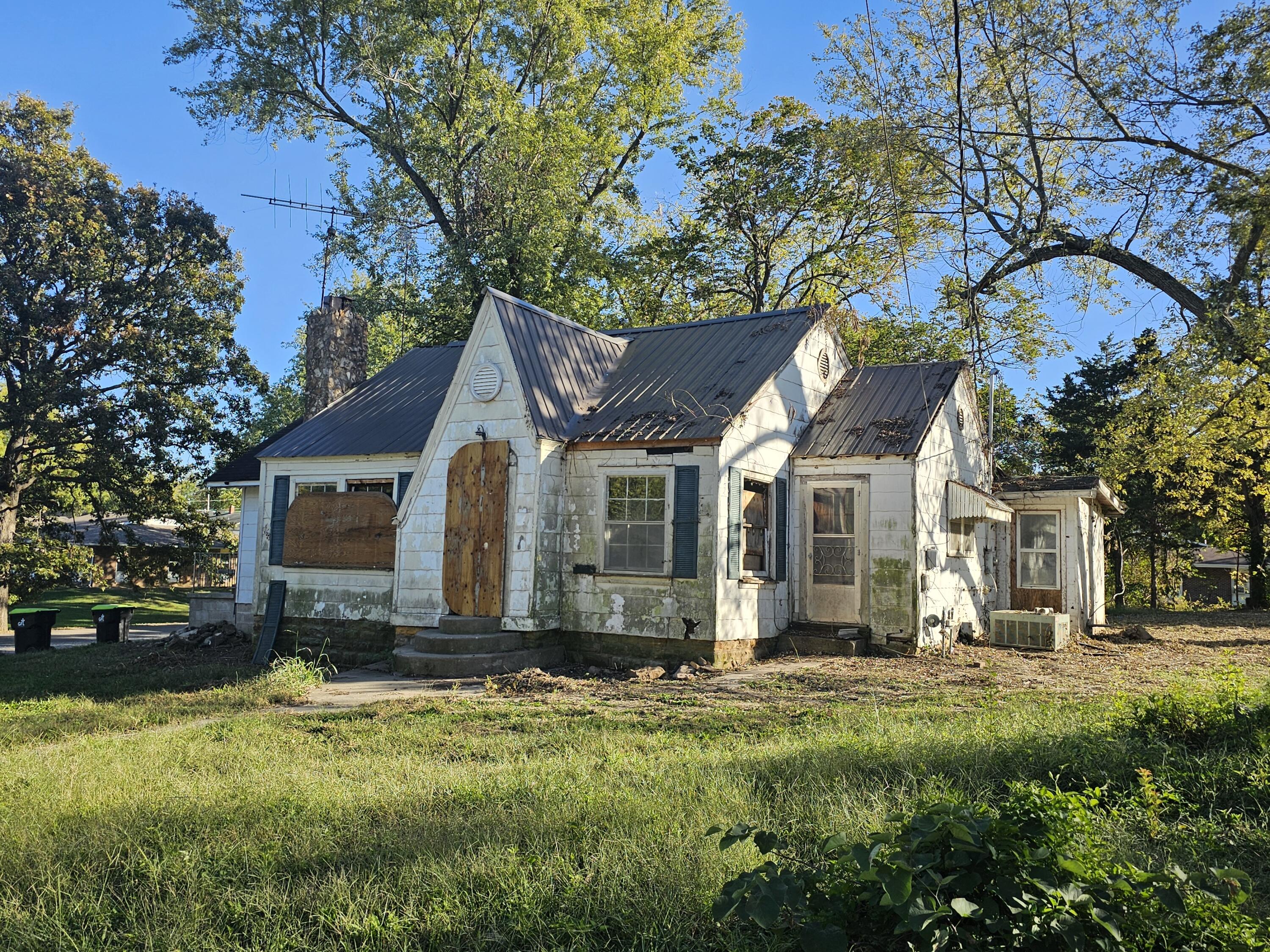 204 East Olive Street Property Photo 1