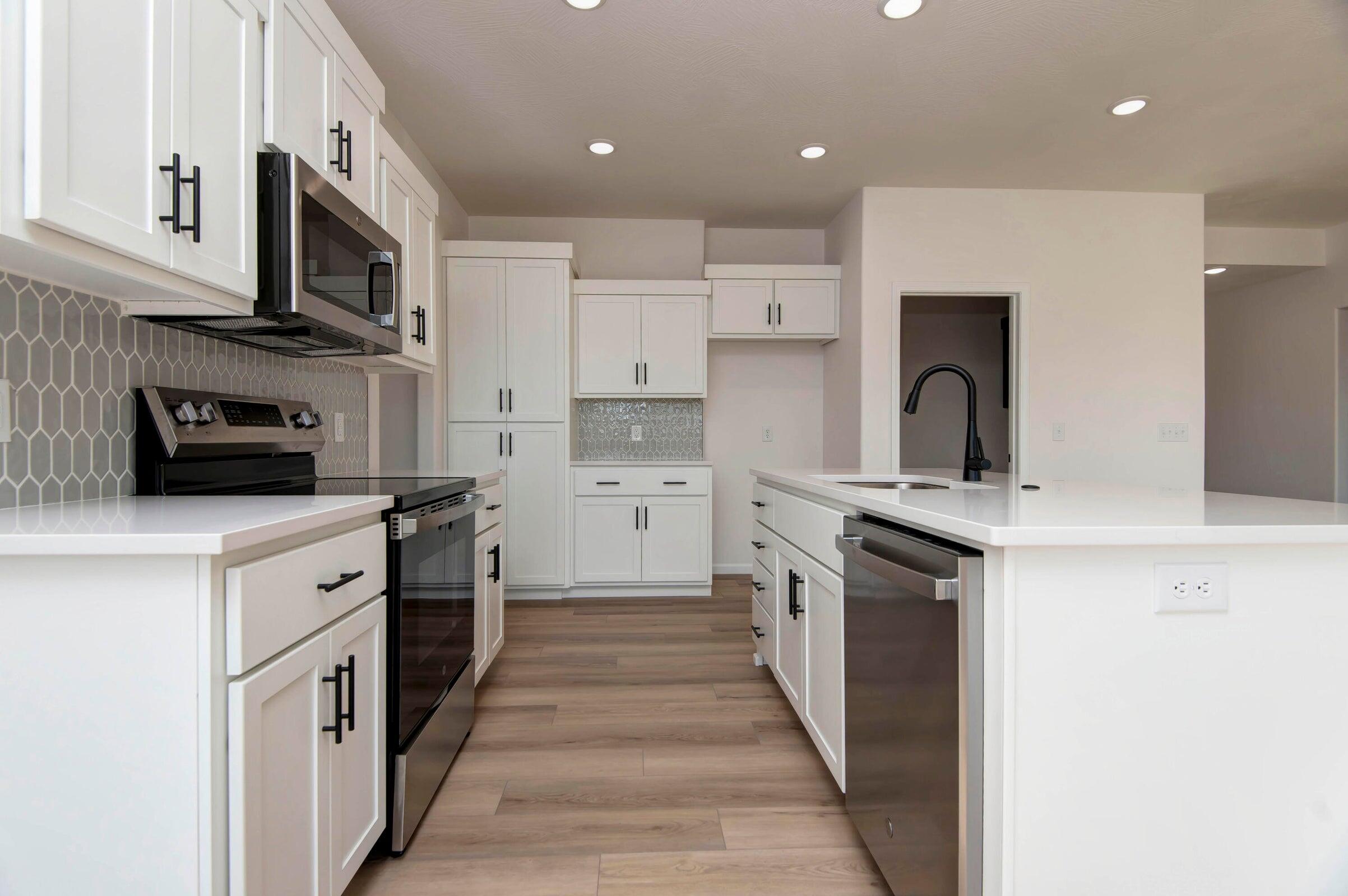 4237 South Hollow Branch Way Property Photo 8