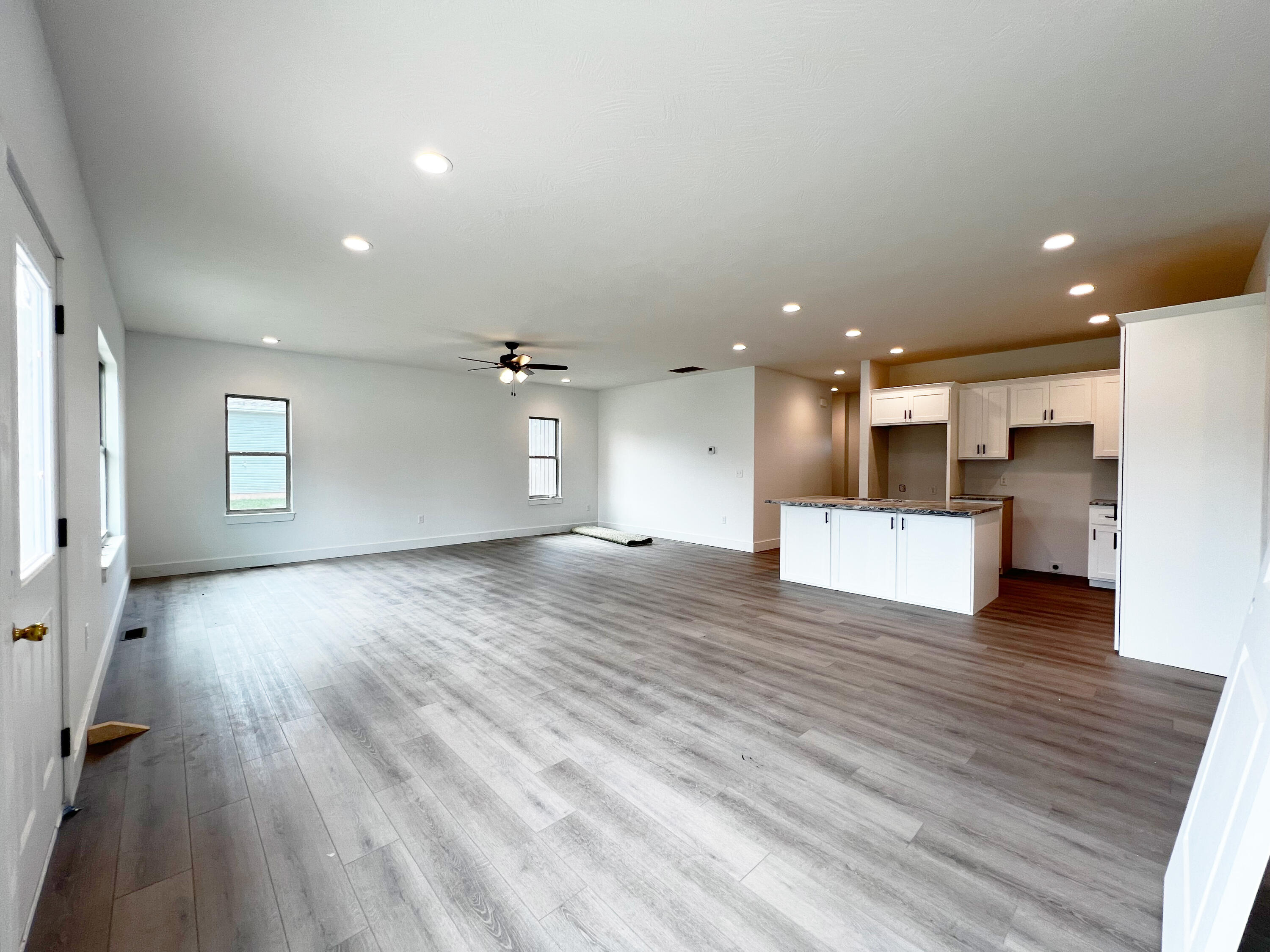 650 East Vivian Street Property Photo 3