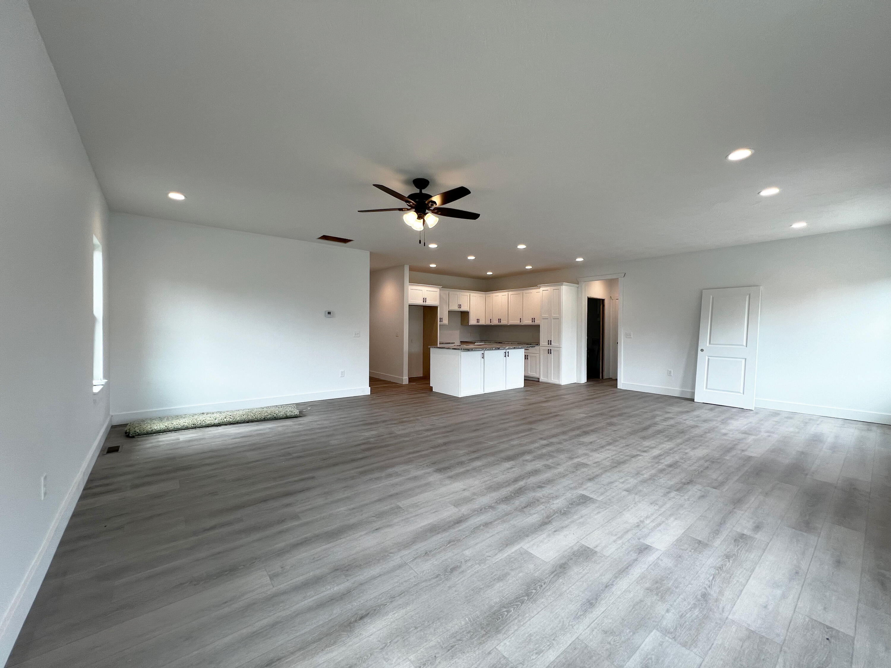 650 East Vivian Street Property Photo 4