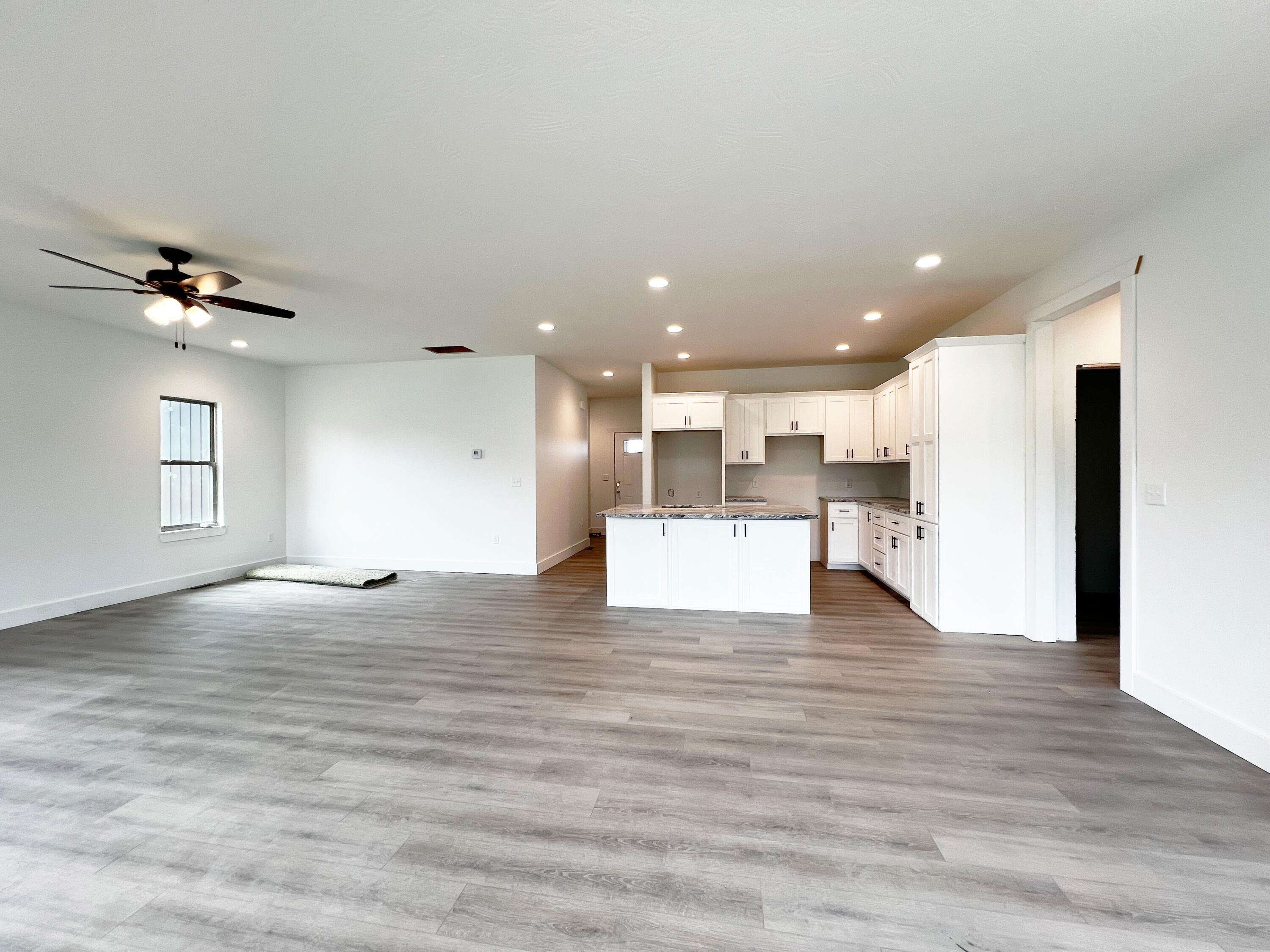 650 East Vivian Street Property Photo 6
