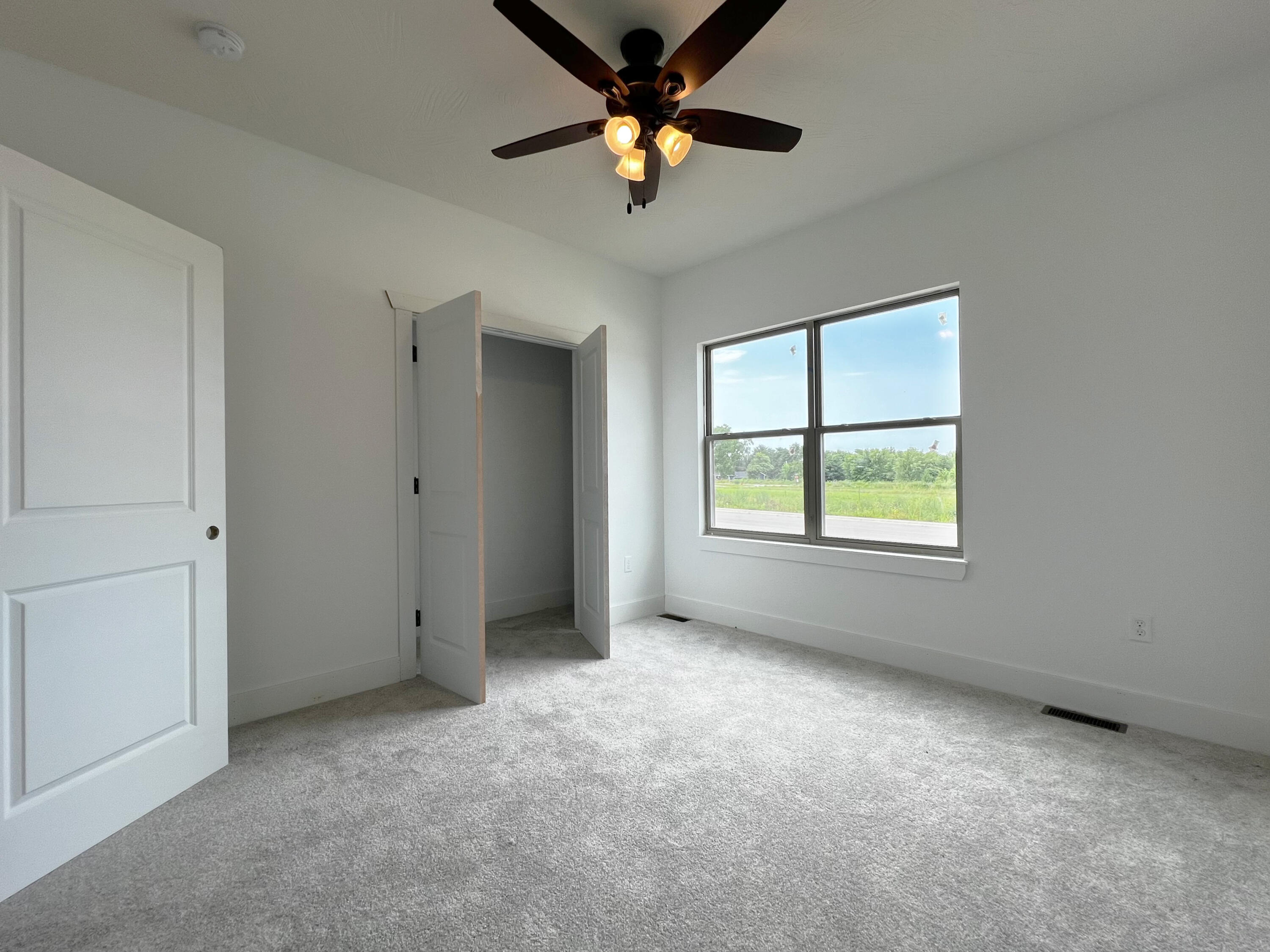 650 East Vivian Street Property Photo 23