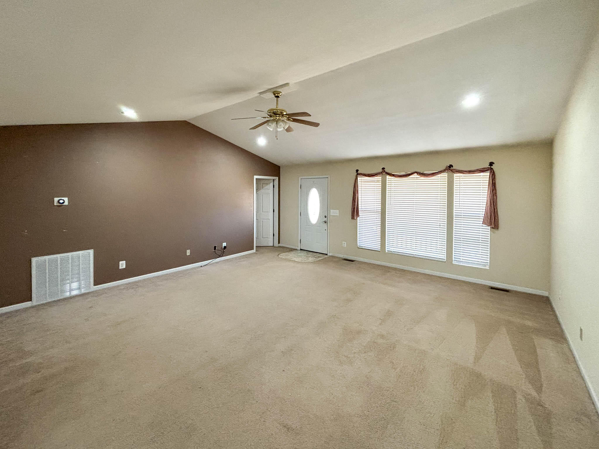 221 Beachwood Street Property Photo 2