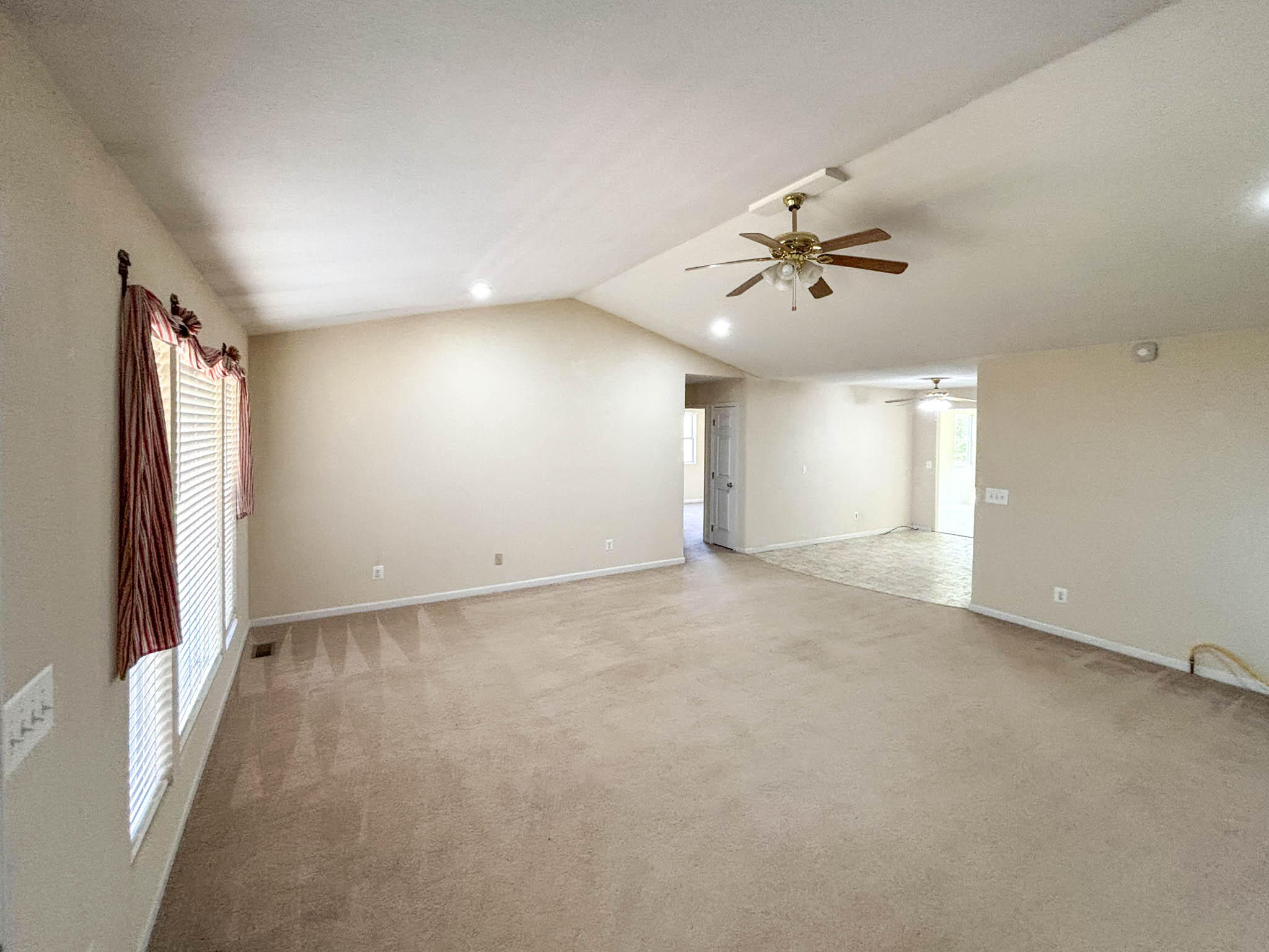 221 Beachwood Street Property Photo 3