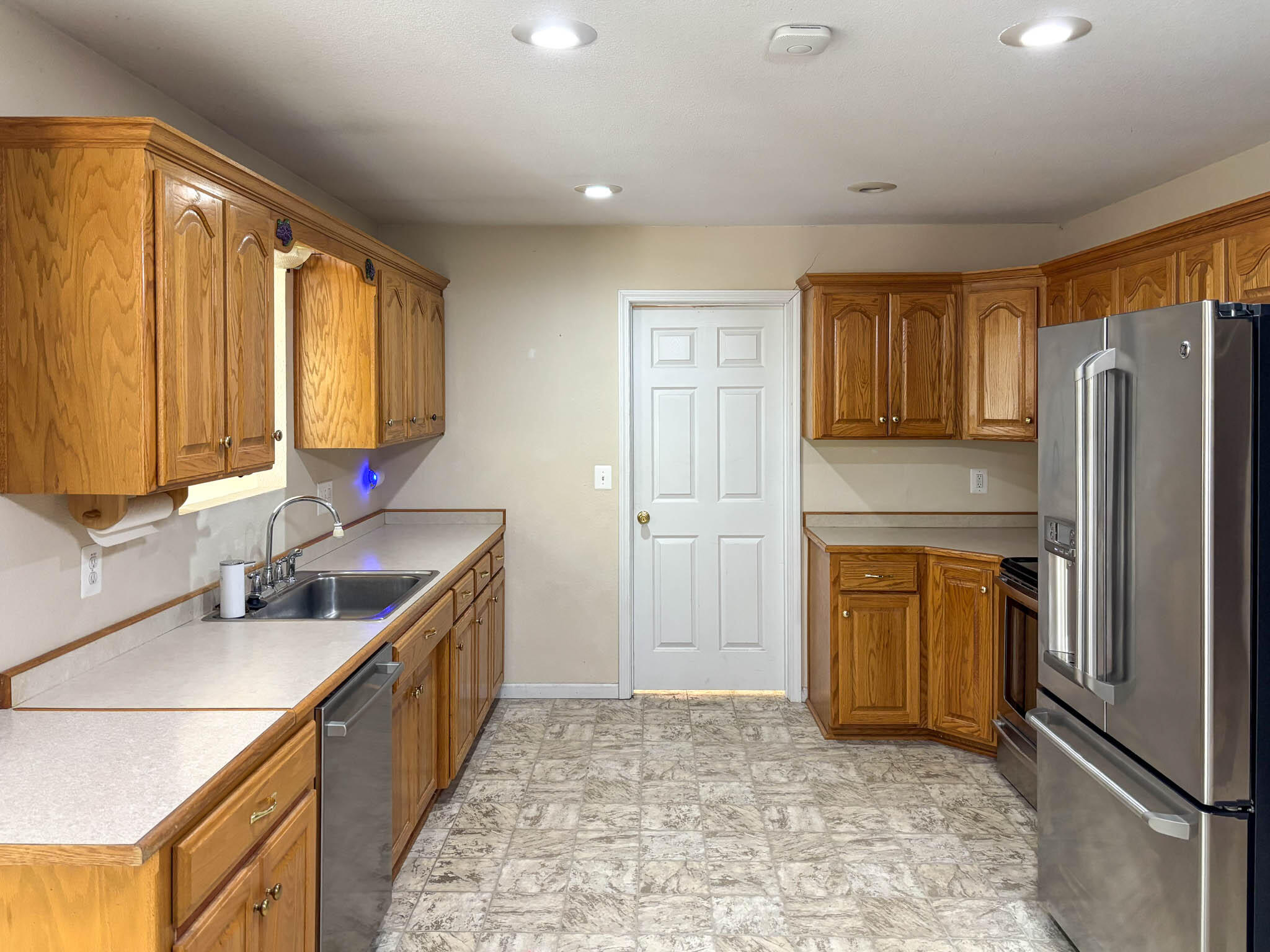 221 Beachwood Street Property Photo 7