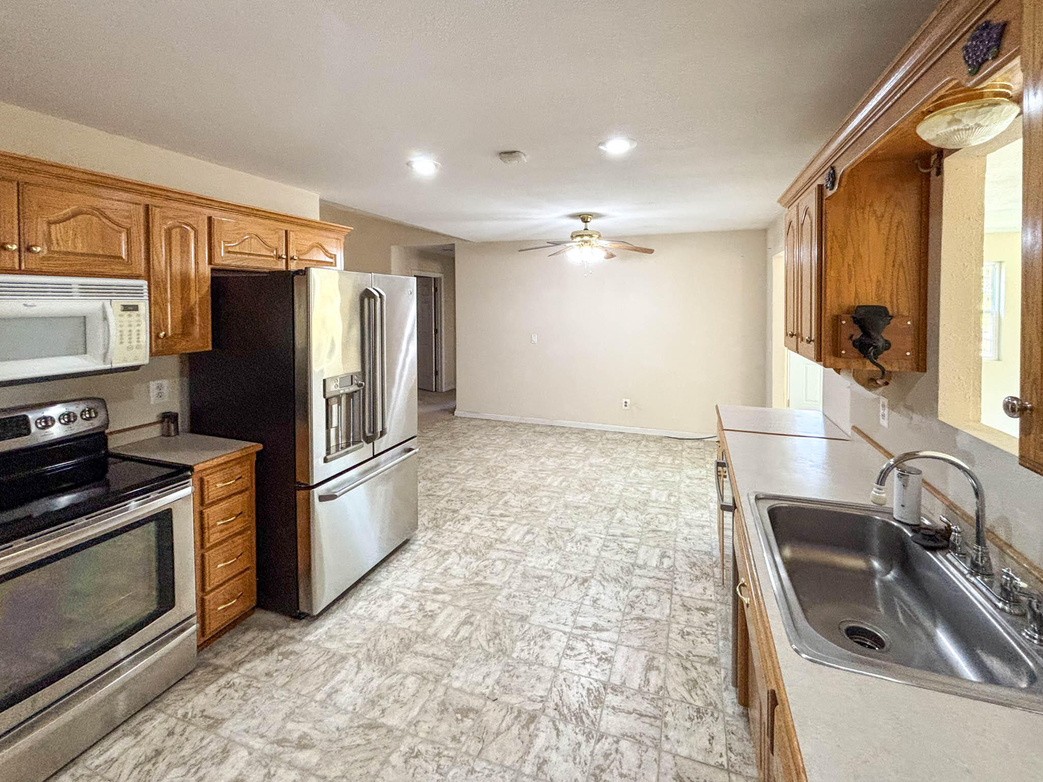 221 Beachwood Street Property Photo 8